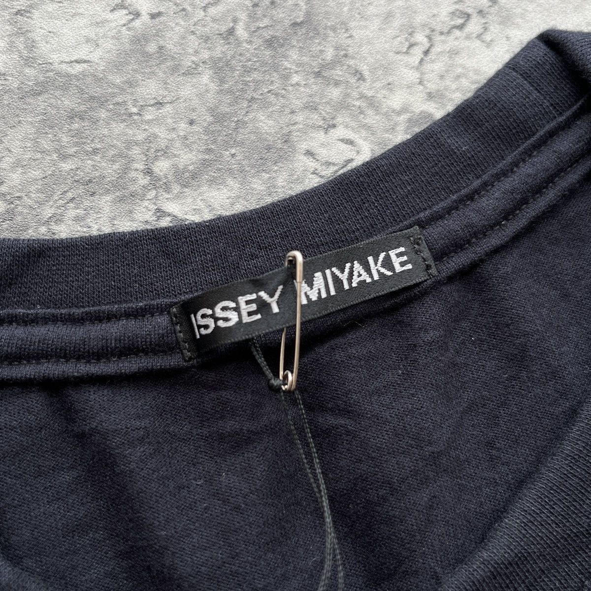Issey Miyake Issey Miyake - Red Stitch Tshirt Size US L / EU 52-54 / 3 - 3 Thumbnail
