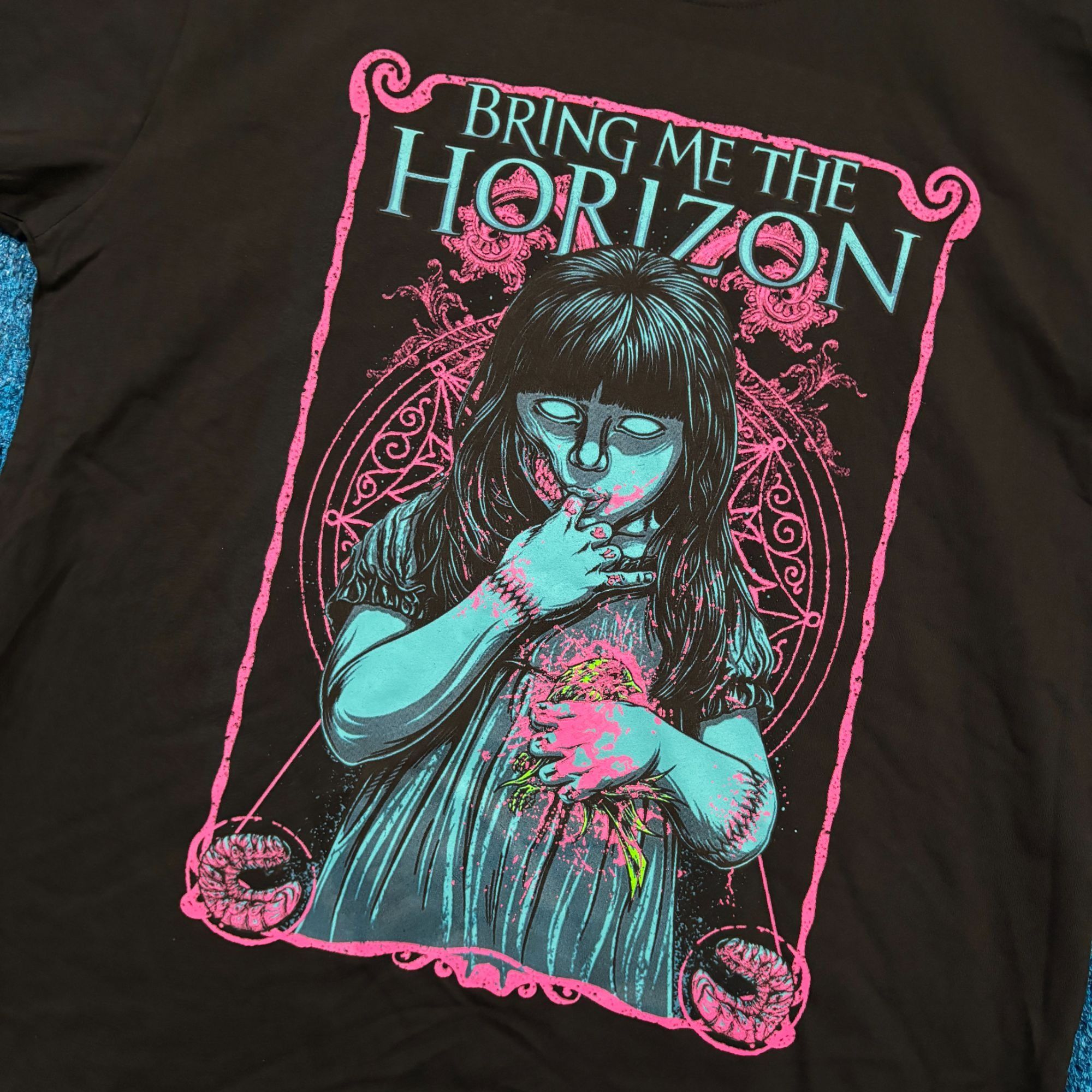 Band Tees Bring Me the Horizon My Little Devil Metalcore Band Tee XL Size US XL / EU 56 / 4 - 4 Thumbnail
