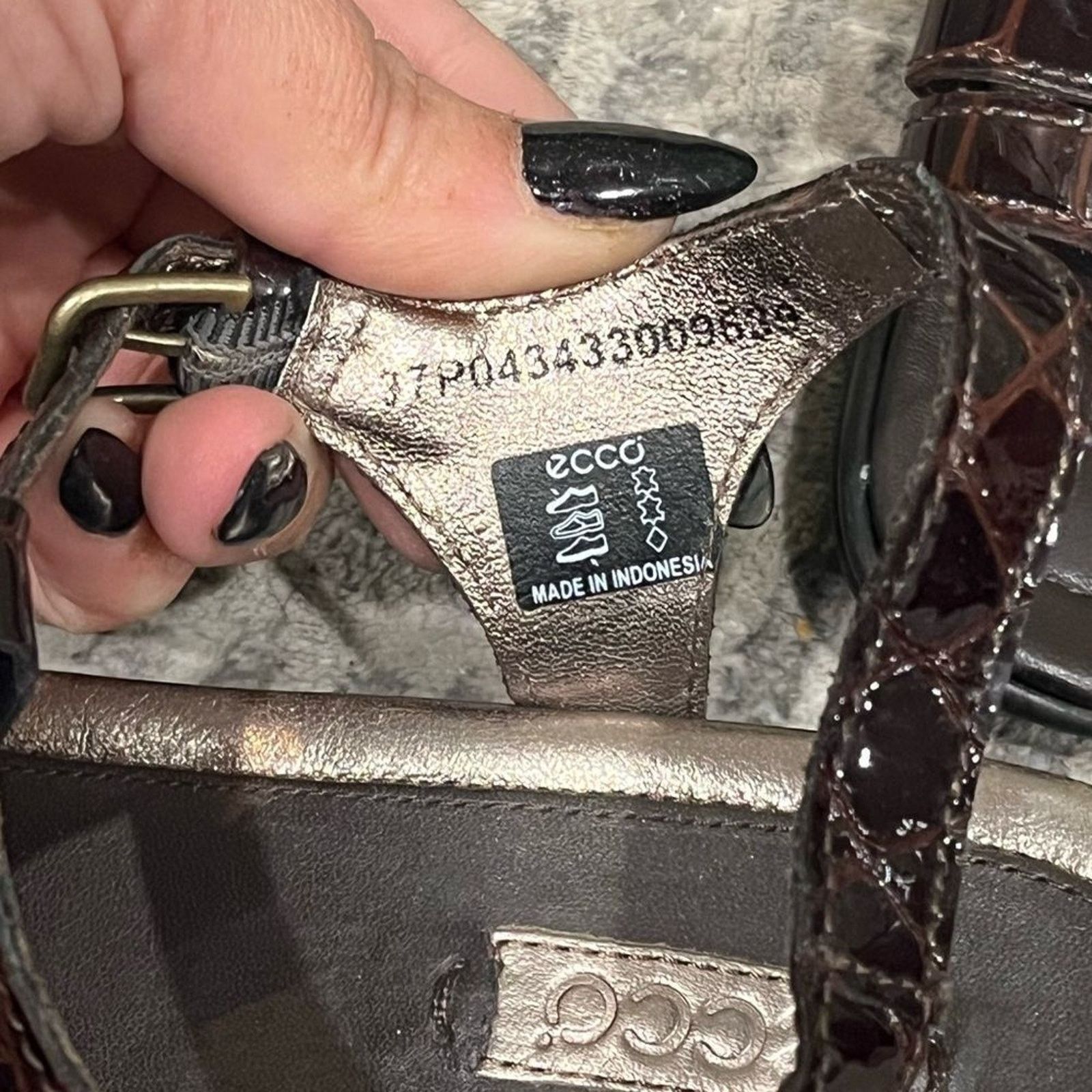Ecco Ecco Sensata Sandal T-Strap Crocodile Leather Heel Size 6.5 Size US 6.5 / IT 36.5 - 2 Thumbnail