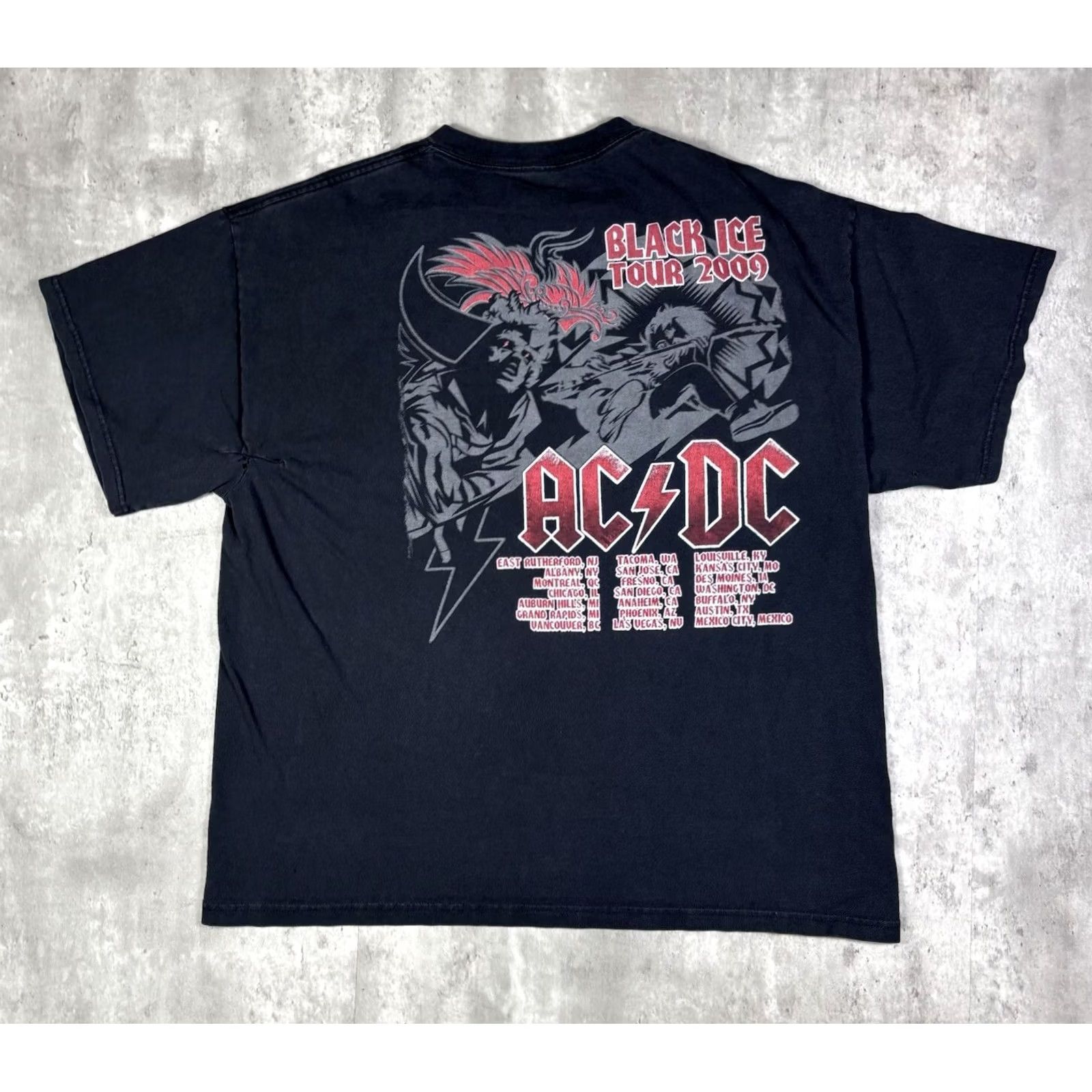 Vintage Y2K AC/DC 2009 Black Ice World Tour T Shirt L Rock N Roll Mens Size US L / EU 52-54 / 3 - 2 Thumbnail
