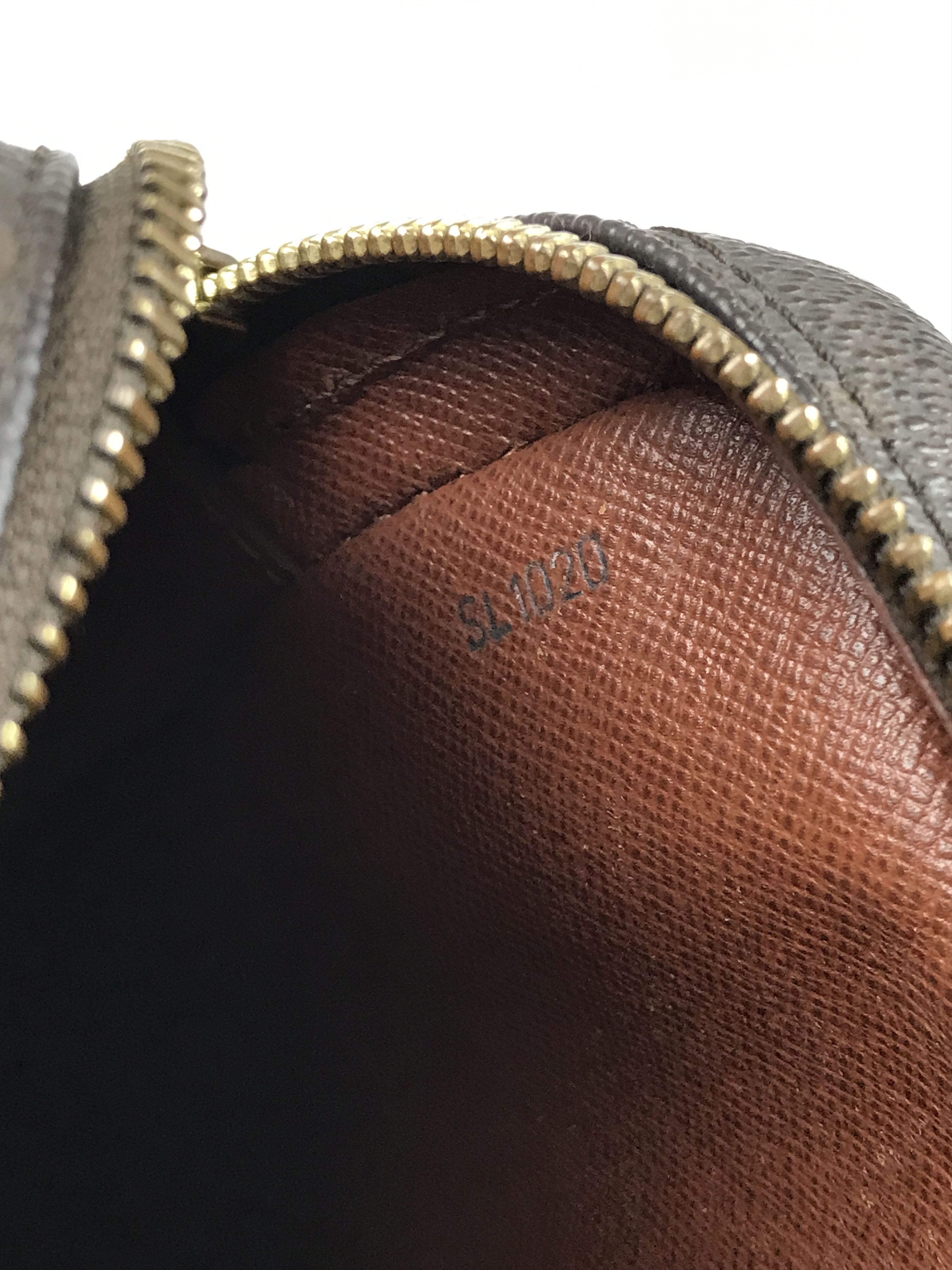 Louis Vuitton × Vintage Vintage Louis Vuitton Danube Monogram Canvas crossbody bag Size ONE SIZE - 9 Thumbnail