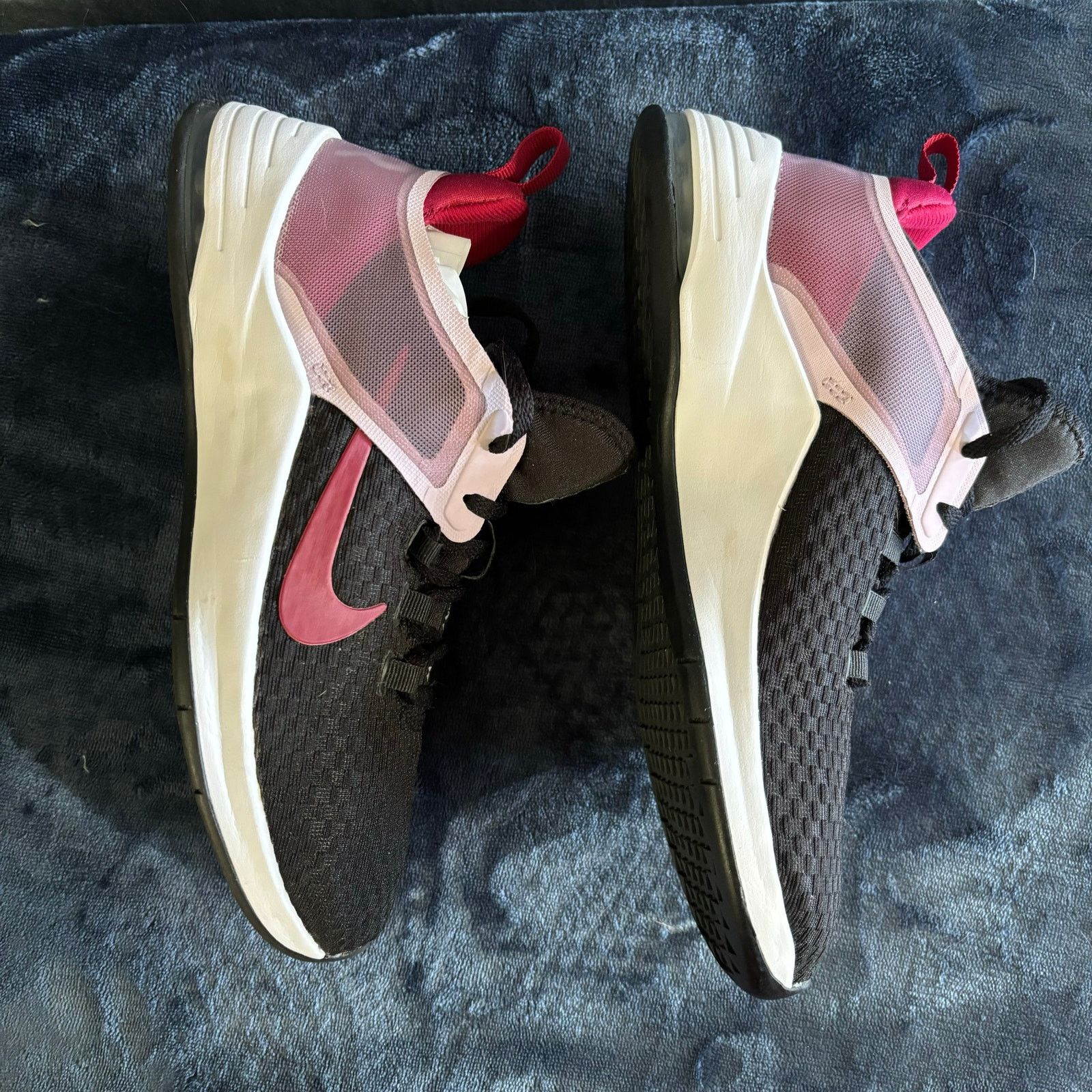 Nike Nike Air Max Bella TR 2 Valentines Womens 8 Athletic Running Size US 8 / IT 38 - 3 Thumbnail
