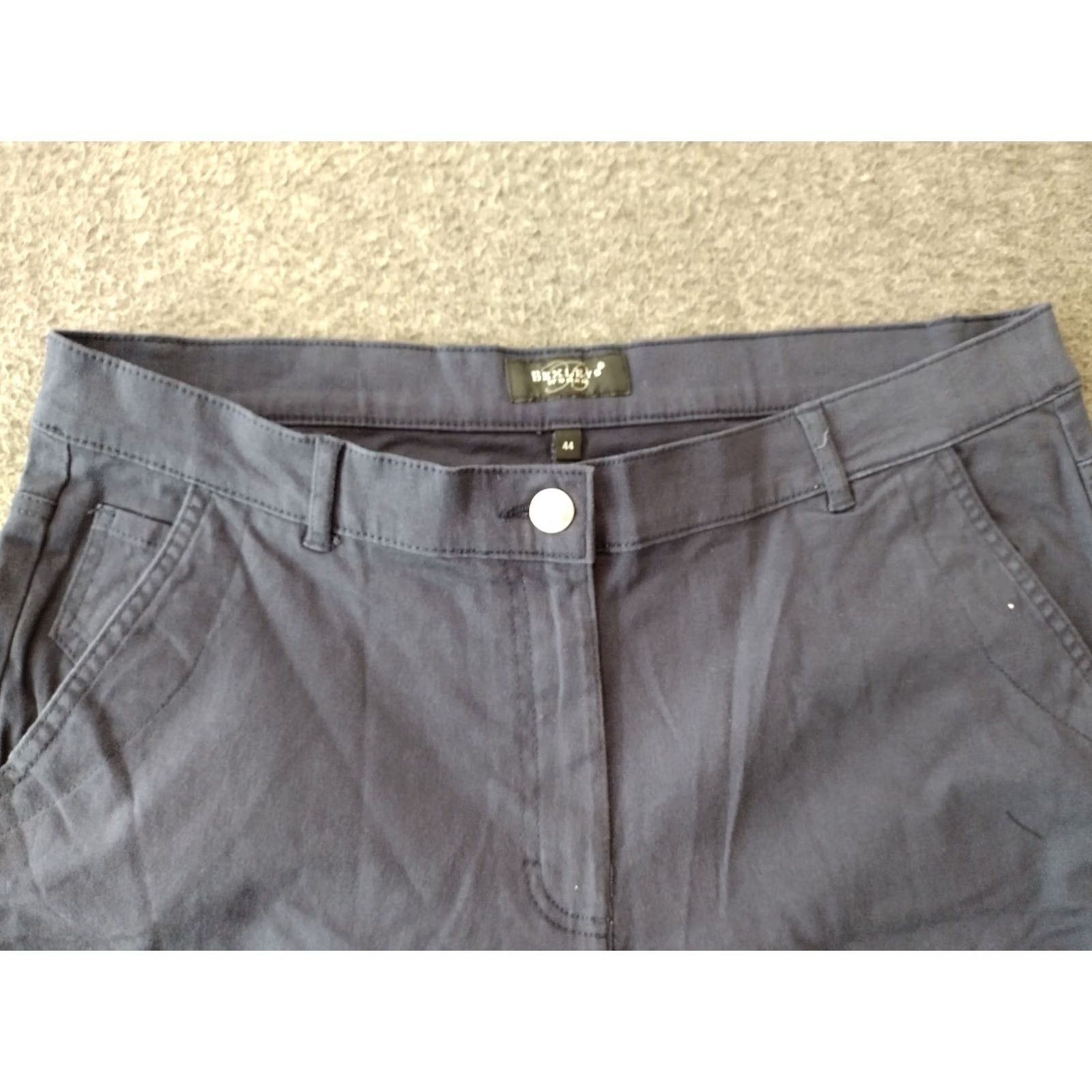 Vintage Bexley's Woman Cotton Relaxed Chino Long Shorts Classic Grey 44 Women Shorts Plus Gray Chino 90s Outdoor Mens Womens Size 30" / US 8 / IT 44 - 3 Thumbnail