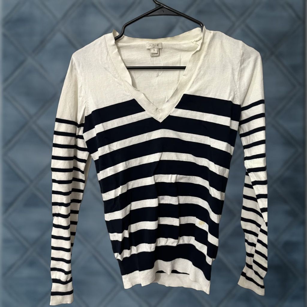 J.Crew JCrew factory Striped double stripe V neck long sleeve Sweater Sz S Ivory/Navy Size S / US 4 / IT 40 - 1 Thumbnail