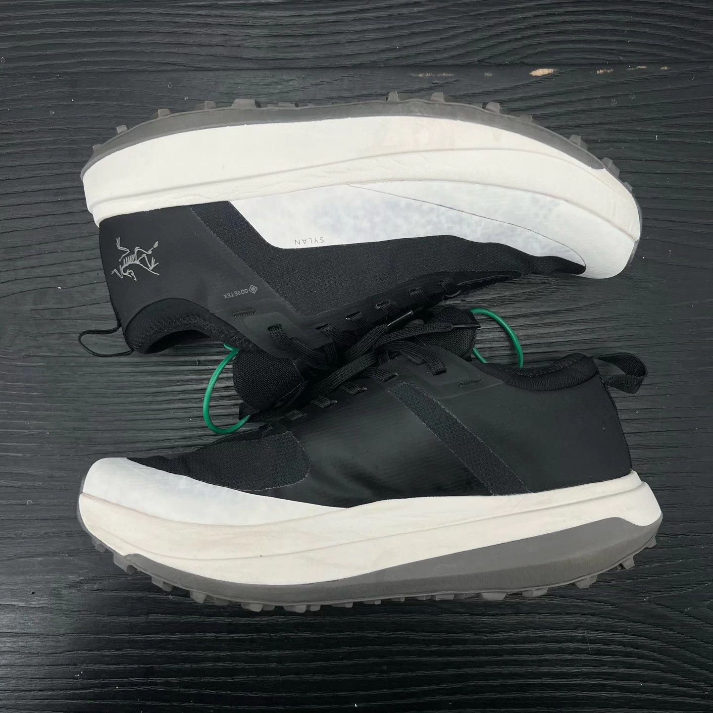 Arc'teryx Arc'teryx Sylan Black & White 42 Mint Size US 9 / EU 42 - 2 Thumbnail