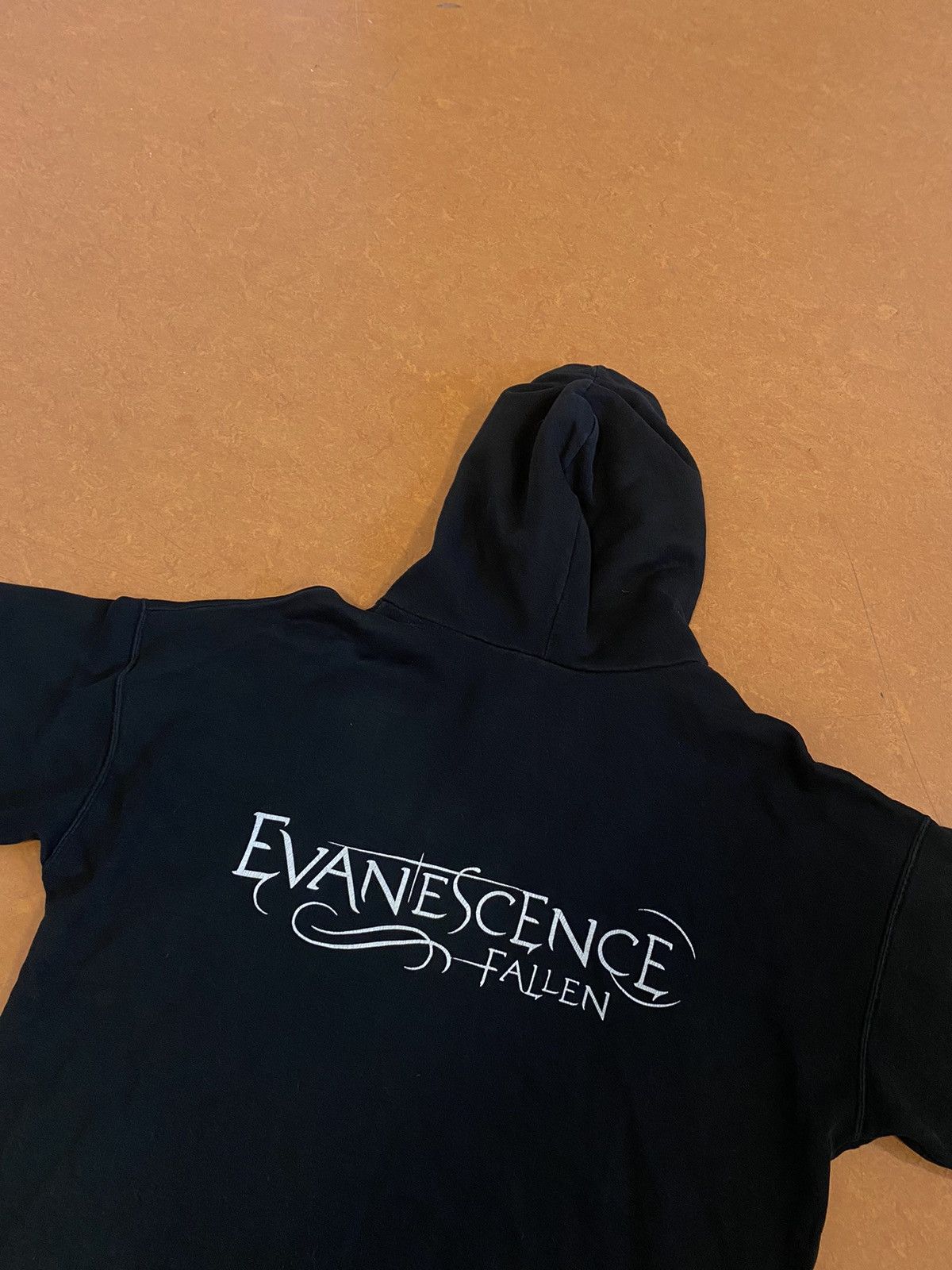Band Tees × Vintage Vintage y2k Evanescence Fallen Album Sweatshirt Hoodie Size US L / EU 52-54 / 3 - 8 Thumbnail