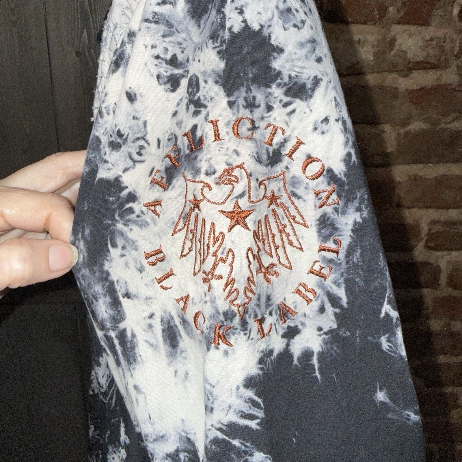 Affliction Affliction Sz XL Black Label Button Up Acid Wash Embroidered Size US XL / EU 56 / 4 - 4 Thumbnail