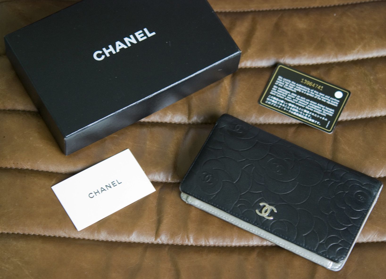 Chanel CHANEL Camellia Flower Embossed Leather Bifold Long Wallet Size ONE SIZE - 15 Thumbnail