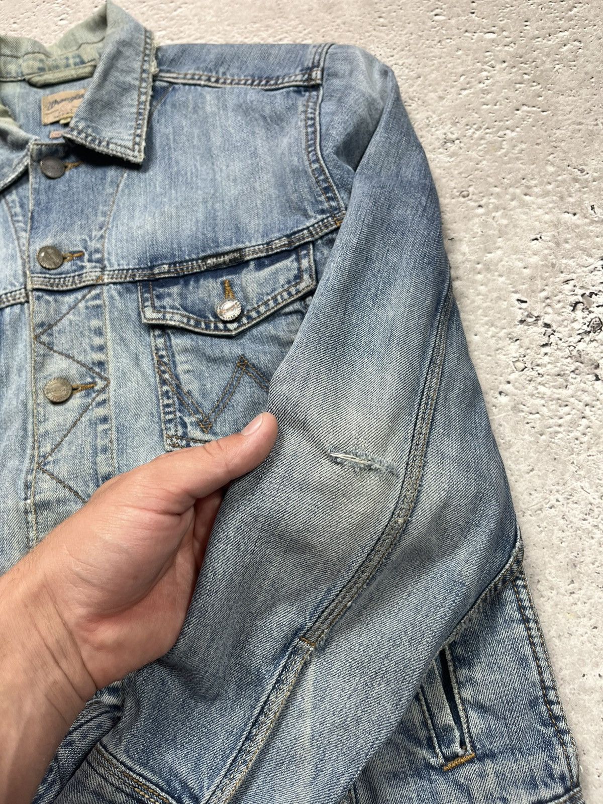 Wrangler Wrangler Distressed Denim Jacket Casual Fit M Size Size US M / EU 48-50 / 2 - 10 Thumbnail