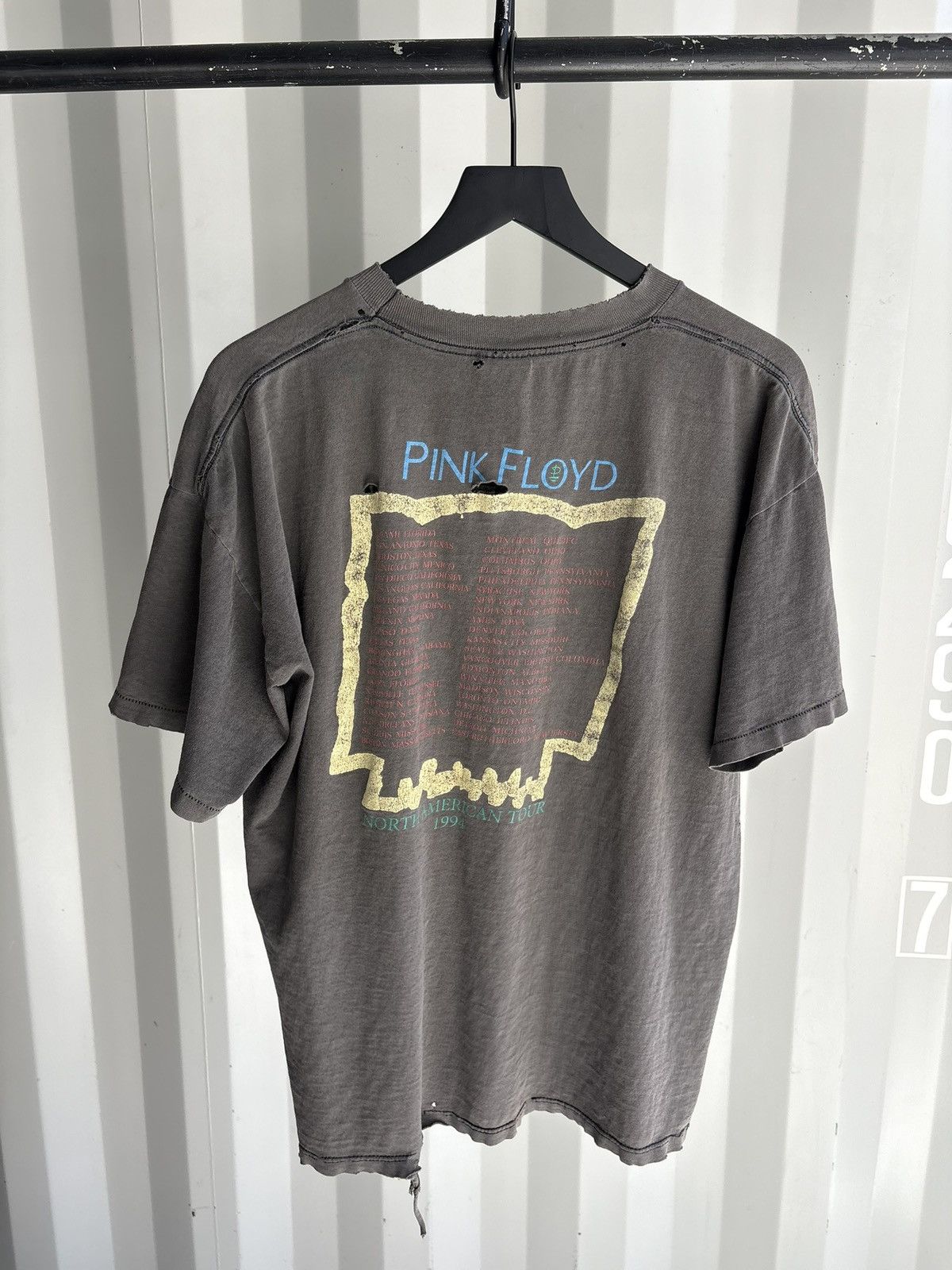 Band Tees Vintage Pink Floyd Shirt Faded Distressed Grunge Band Thrash Size US XL / EU 56 / 4 - 3 Thumbnail