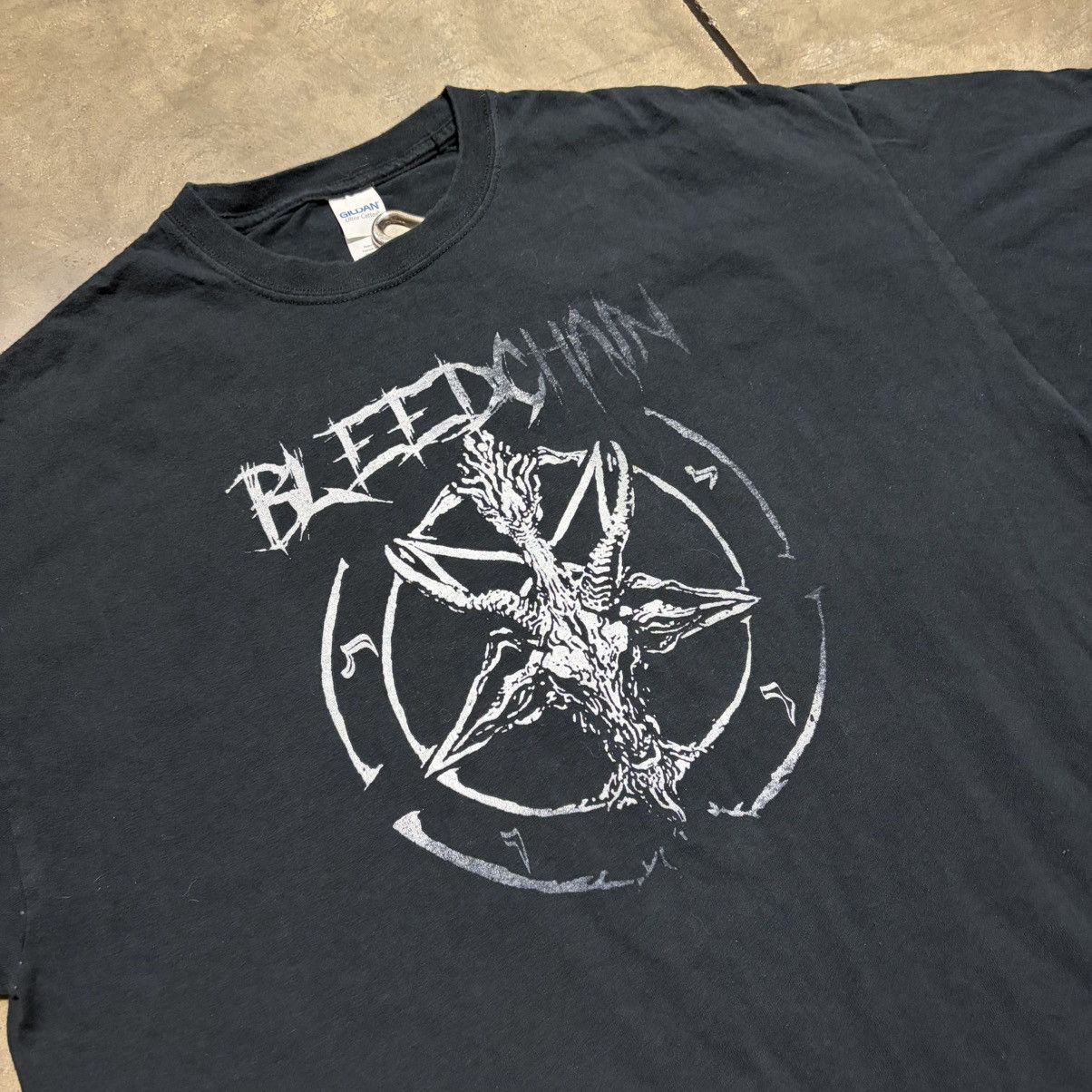 Band Tees Vintage Bleedchain Heavy Metal Band T shirt Devil Pentagram Size US XL / EU 56 / 4 - 4 Thumbnail
