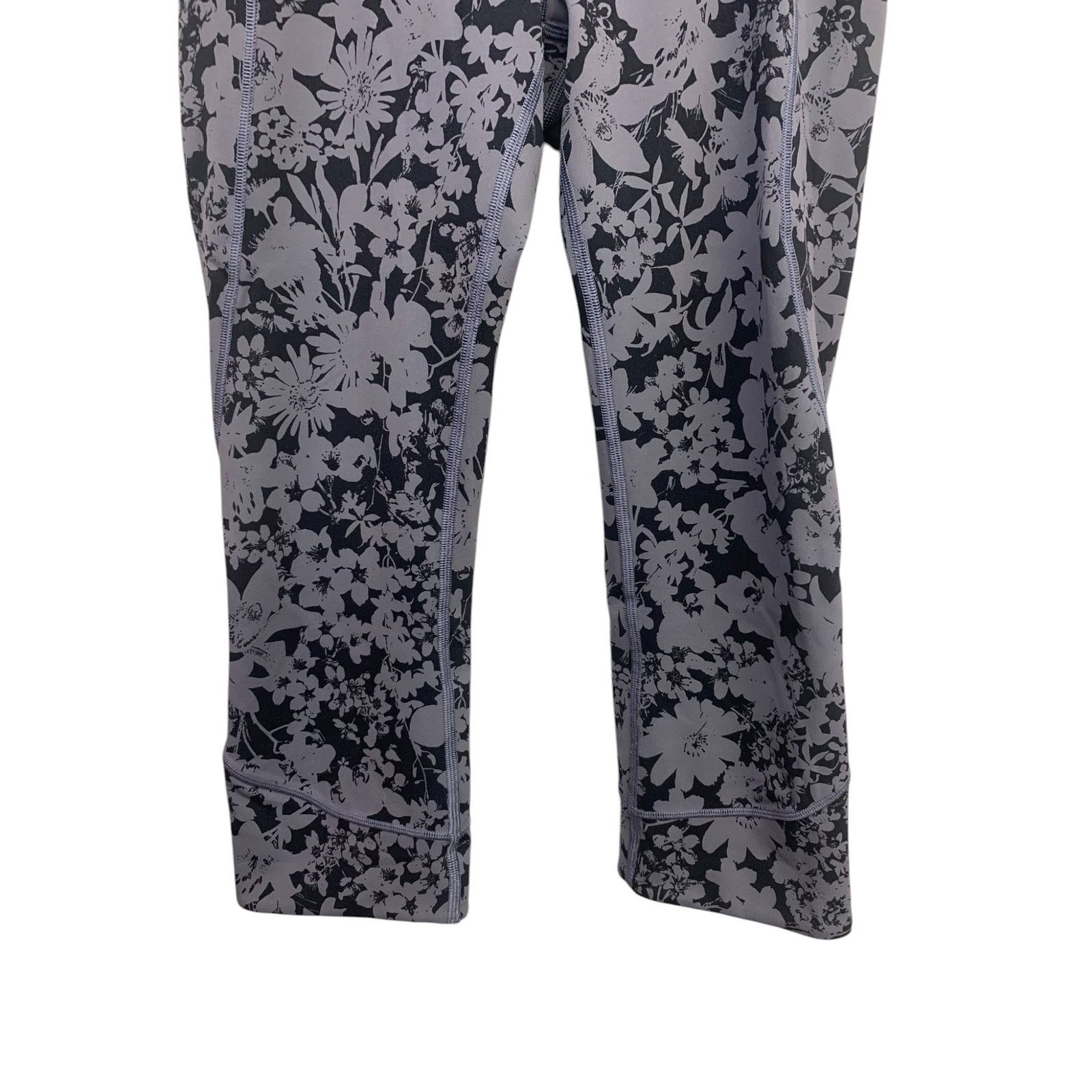 Lululemon Lululemon In Movement Crop *Everlux 19" Black SZ 6 Size 28" / US 6 / IT 42 - 8 Thumbnail