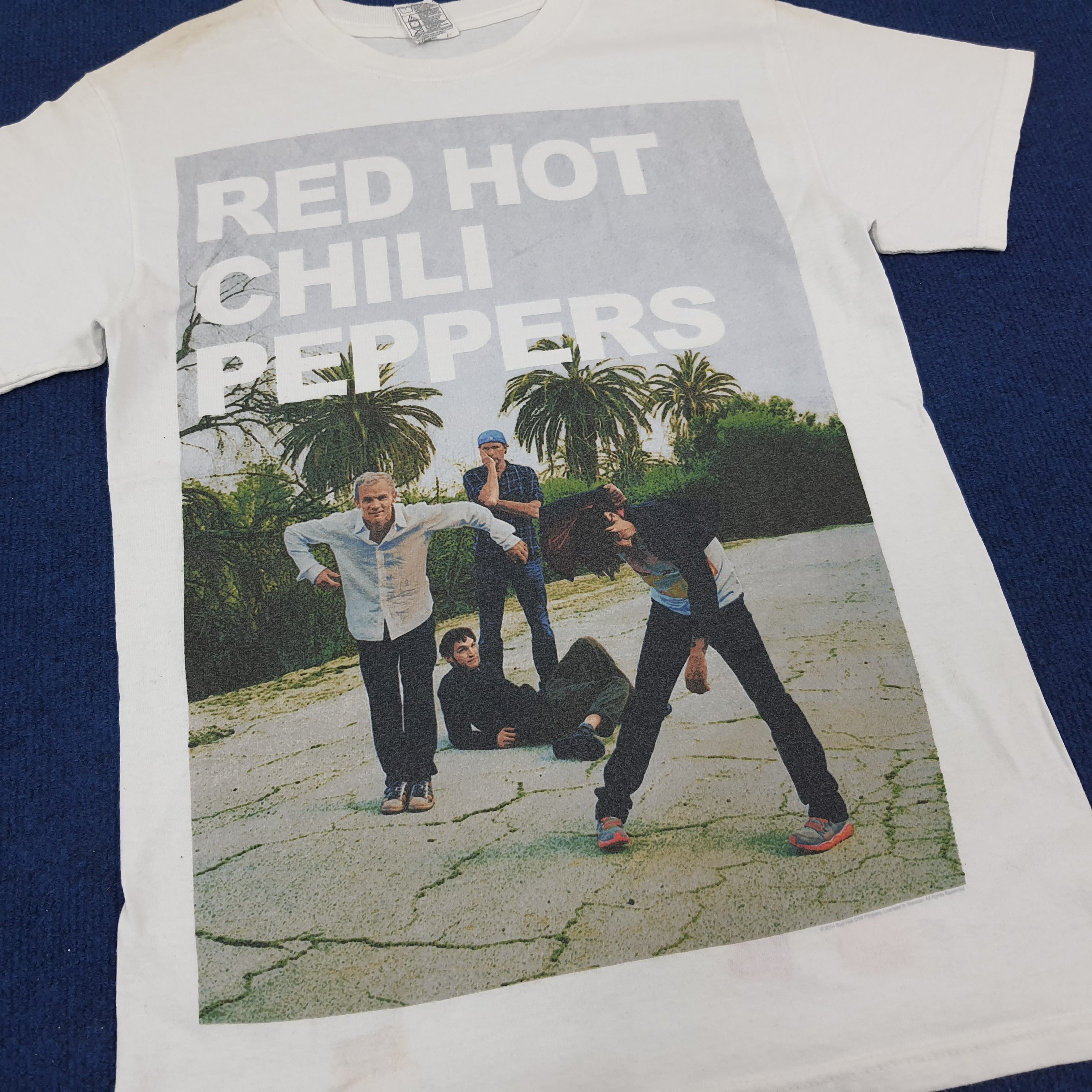 Band Tees × Vintage Vintage Red Hot Chili Peppers America Rock Band Photo Tee Size US S / EU 44-46 / 1 - 2 Thumbnail