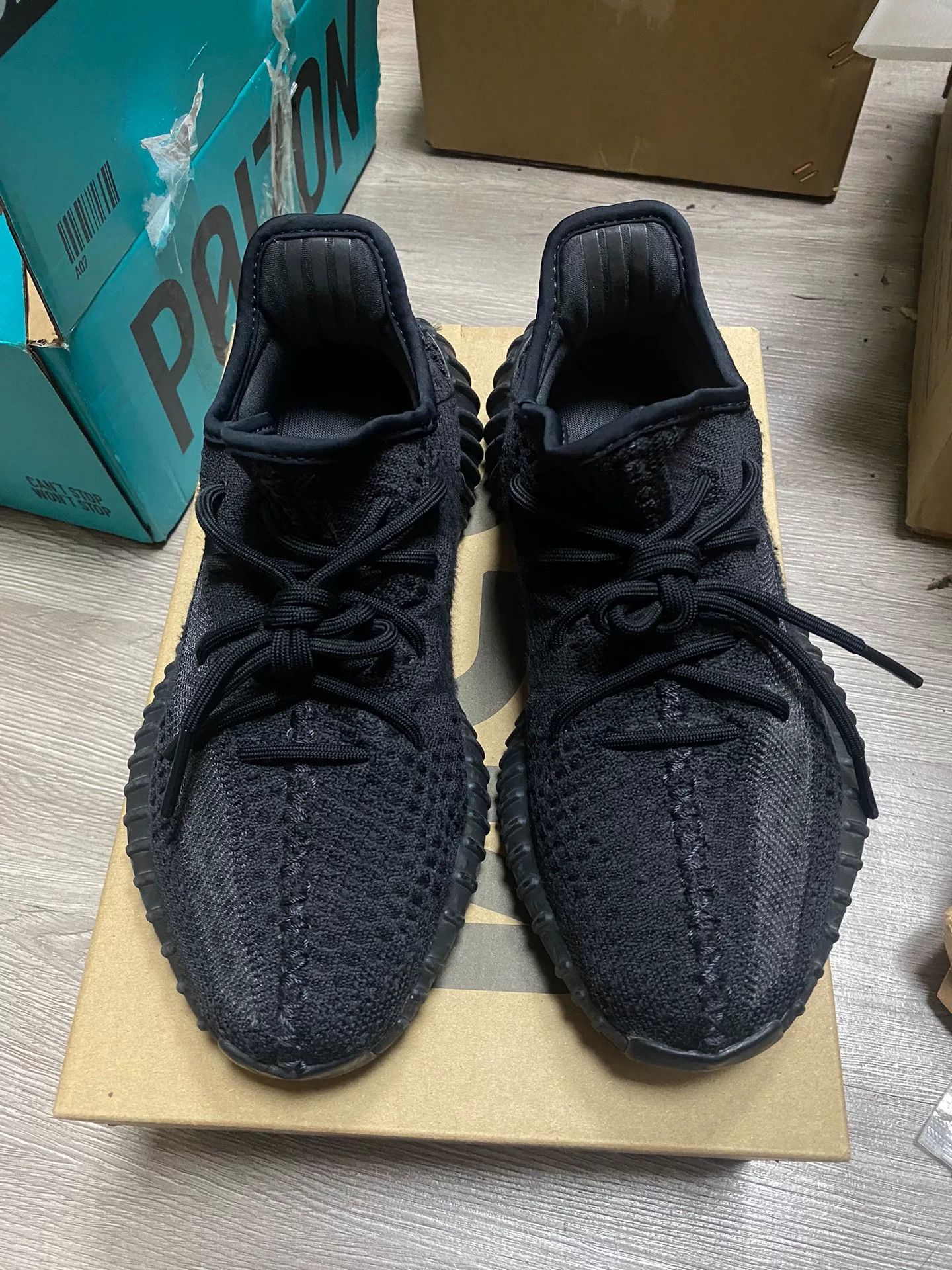 Adidas Adidas YEEZY350 Black Lowtop Sneakers 40 Men Size US 7.5 / EU 40-41 - 1 Thumbnail