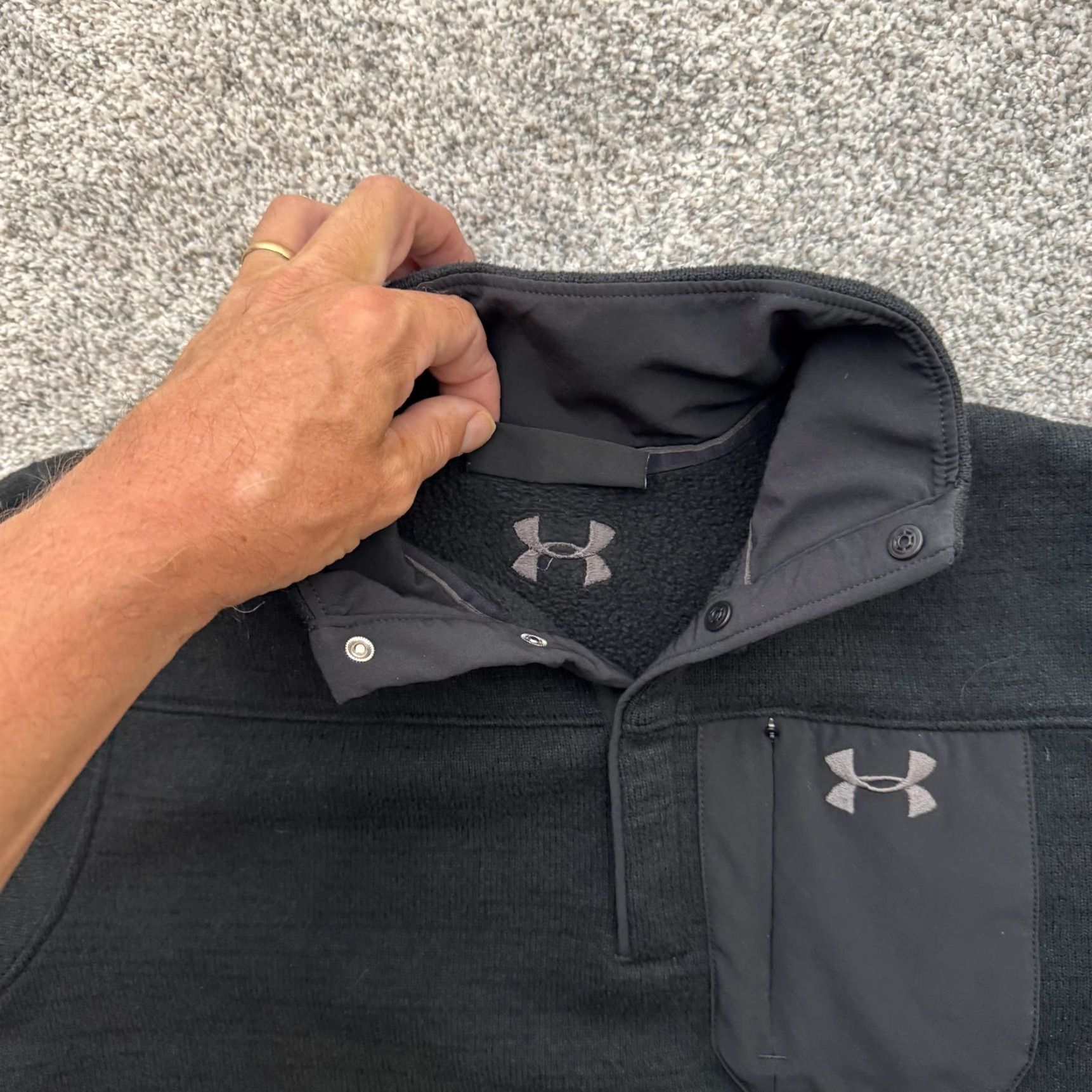 Under Armour Under Armour Pullover Mens Medium Black Fleece Chest Pocket 1316276 Size US M / EU 48-50 / 2 - 6 Thumbnail