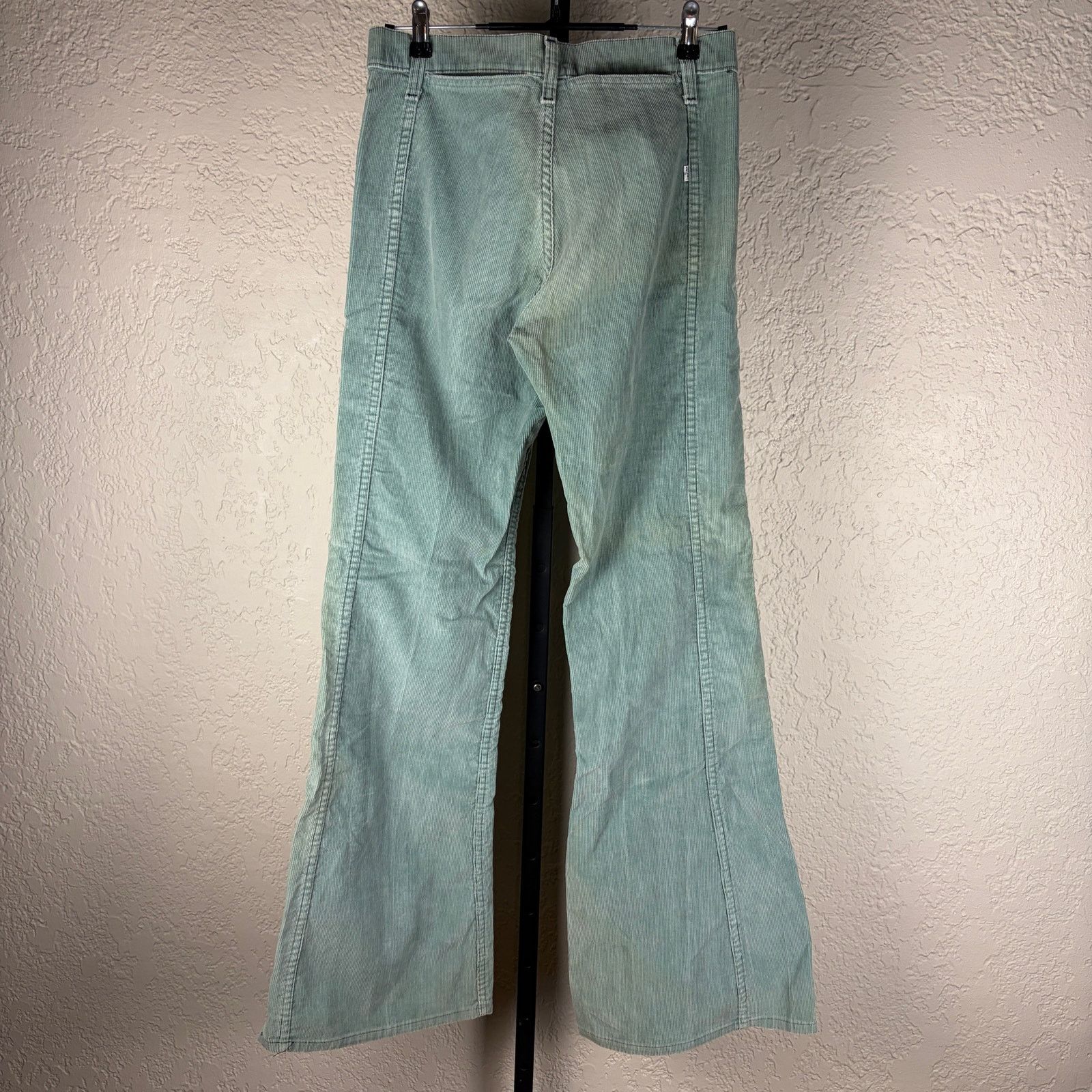 Levi's Vintage Levis 70s White Tab Green Corduroy Sz 31 Bell Bottom Size 31" - 7 Thumbnail