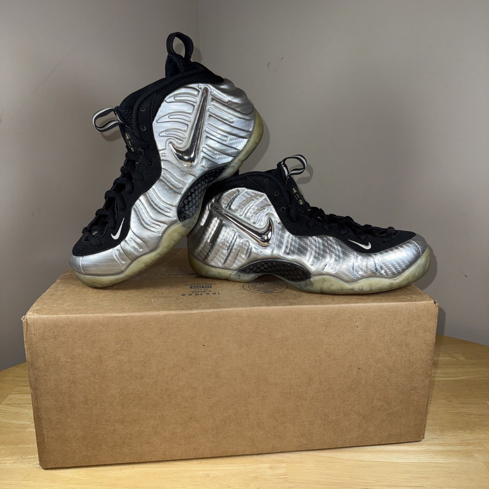Nike Size 8 Nike Air Foamposite Pro Metallic Silver Surfer 2017 Size US 8 / EU 41 - 3 Thumbnail