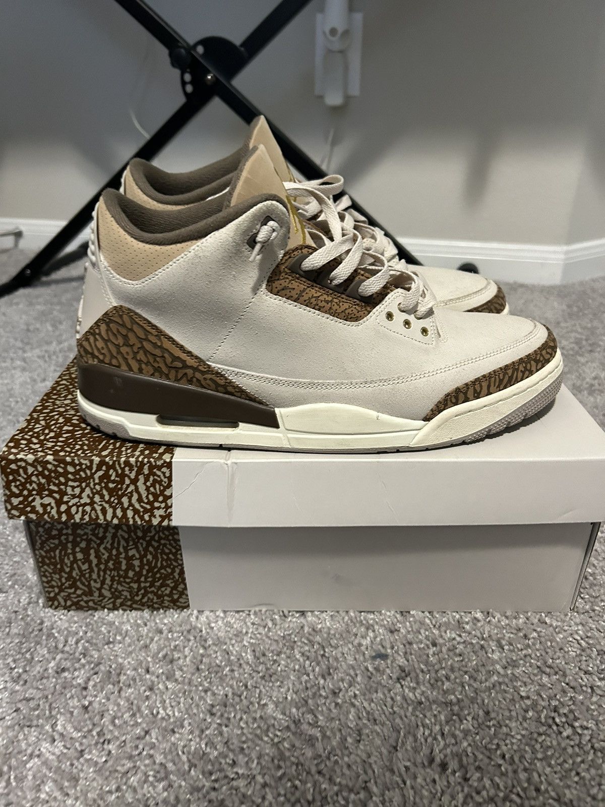 Jordan Brand × Nike Jordan 3 palomino Size US 13 / EU 46 - 8 Thumbnail
