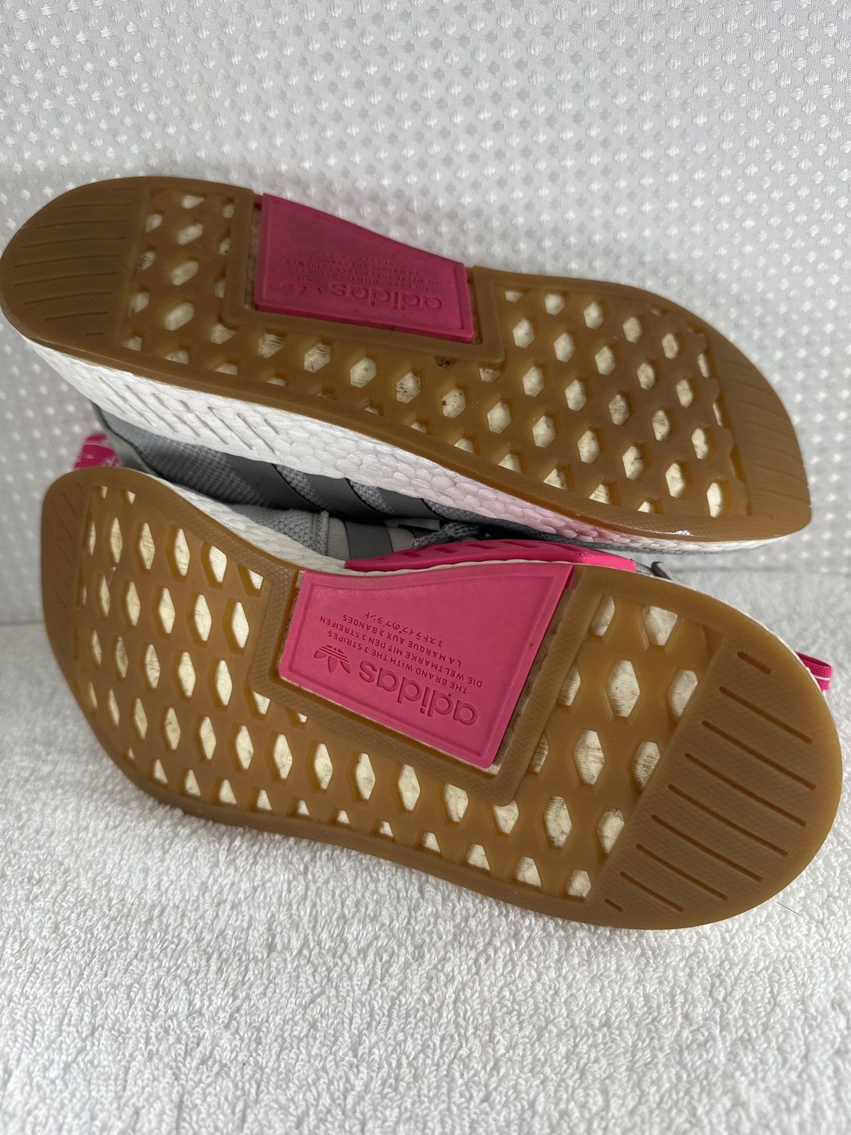 Adidas Adidas NMD R2 Running Shoes Size US 7.5 / IT 37.5 - 6 Thumbnail