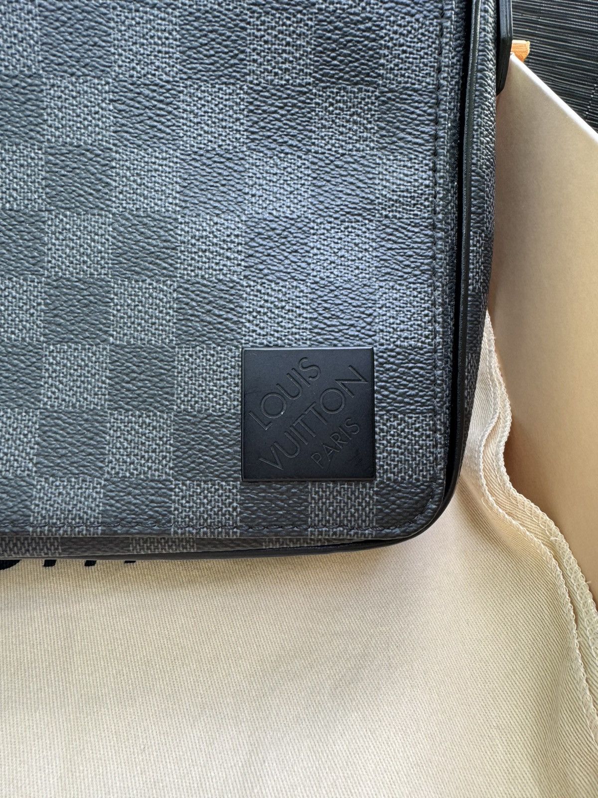 Louis Vuitton Louis Vuitton Messenger Bag Size ONE SIZE - 2 Thumbnail