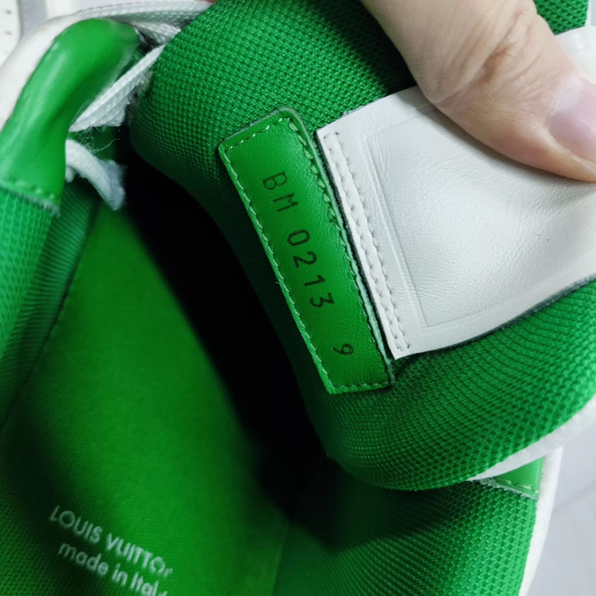 Louis Vuitton LV Leather White Green Trainer 9 Size US 9 / EU 42 - 5 Thumbnail