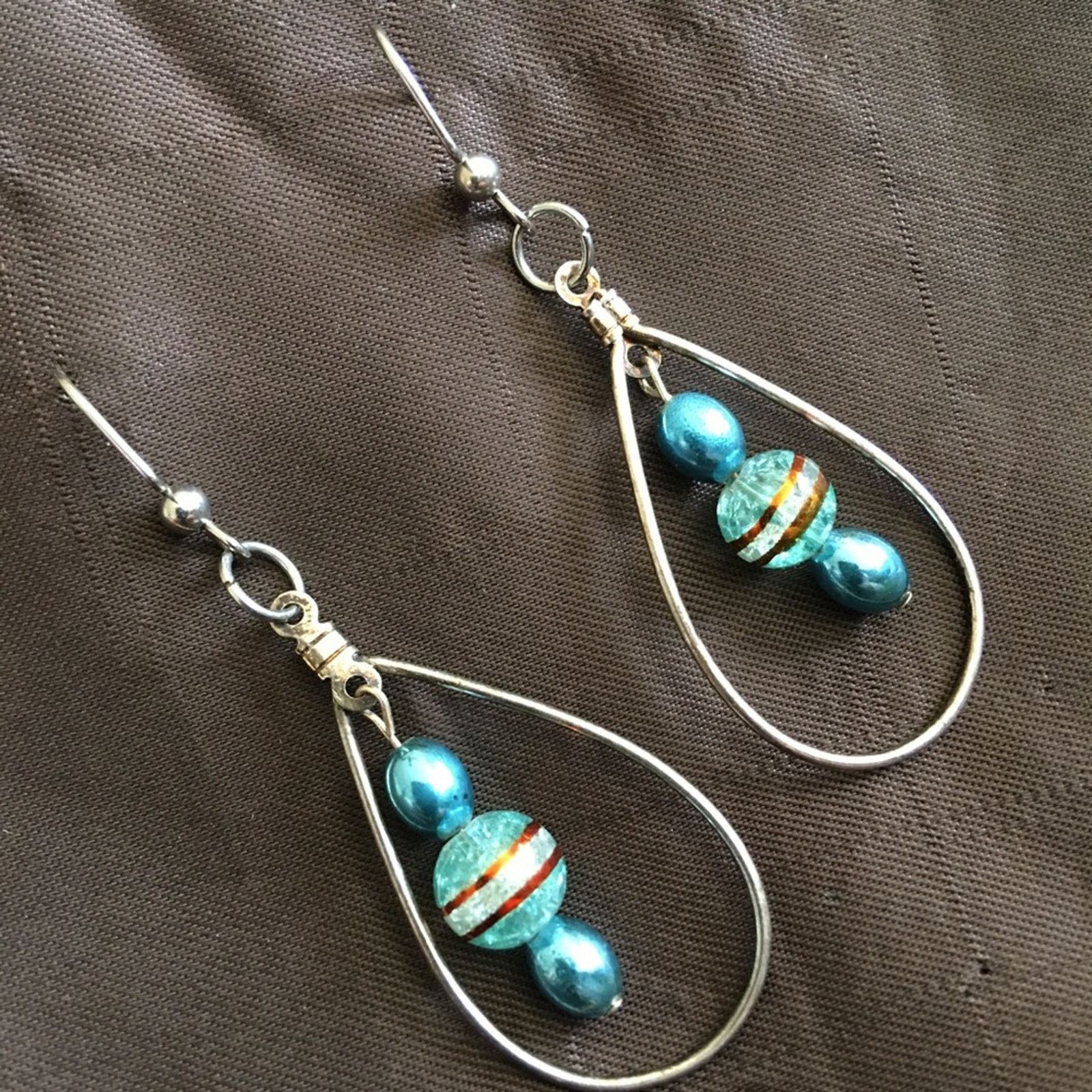 Vintage Vintage crackle bead fish hook dangle earrings Size ONE SIZE - 2 Thumbnail