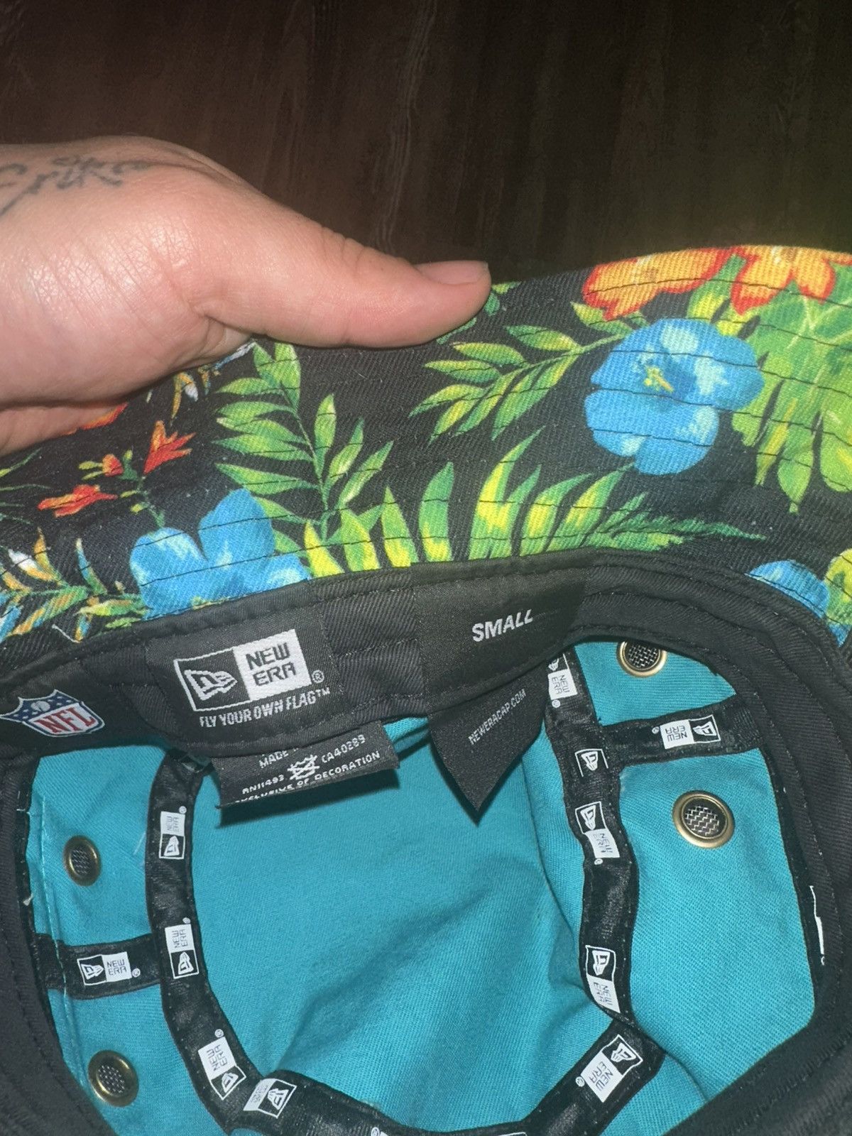 New Era Miami Dolphins NFL New Era floral print bucket hat small Size ONE SIZE - 5 Thumbnail