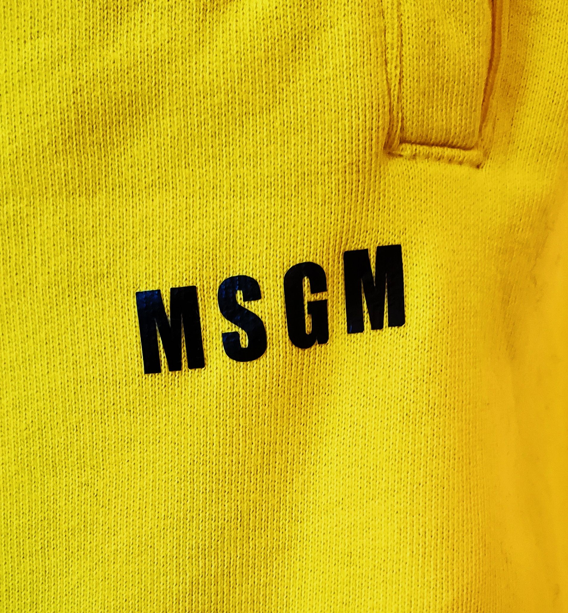 MSGM 85% OFF! MSGM Heavyweight Bermuda Shorts Yellow Size US 26 / EU 42 - 4 Thumbnail