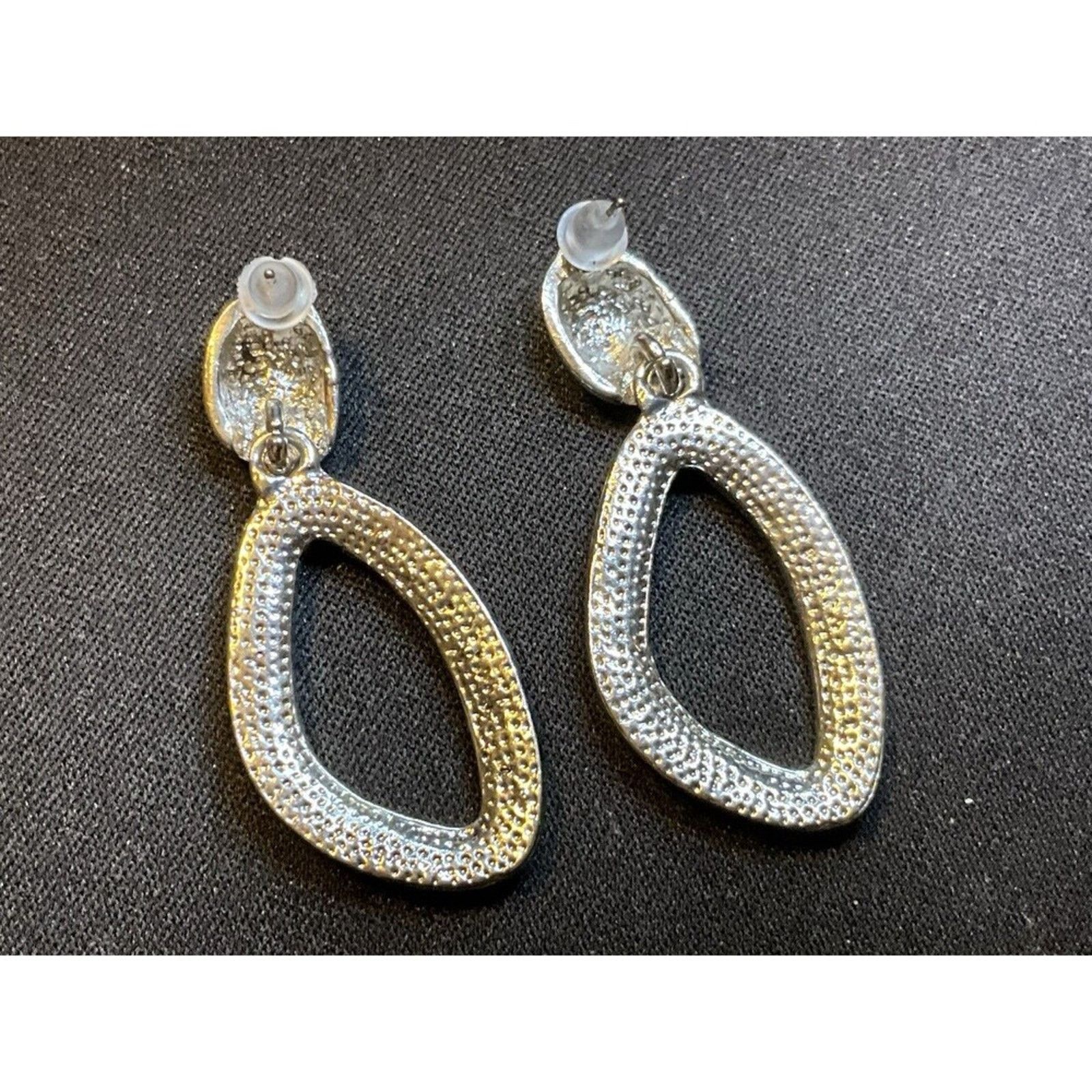 Other Tear Drop Shaped Silver Tone Earrings With Crystals Size ONE SIZE - 4 Thumbnail