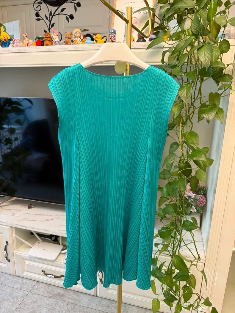 Issey Miyake Issey Miyake size:3 Green petal-shaped skirt dress Size XS / US 0-2 / IT 36-38 - 7 Thumbnail