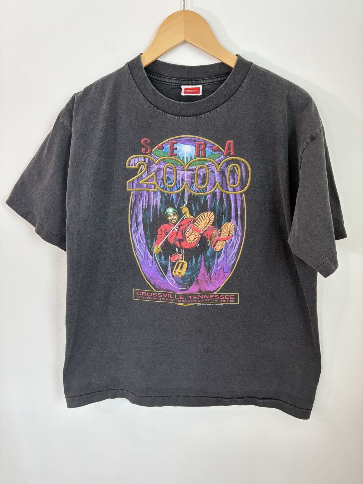 Vintage Vintage Single Stitch Sun Faded Rock Climbing Caving Tee Size US L / EU 52-54 / 3 - 1 Thumbnail