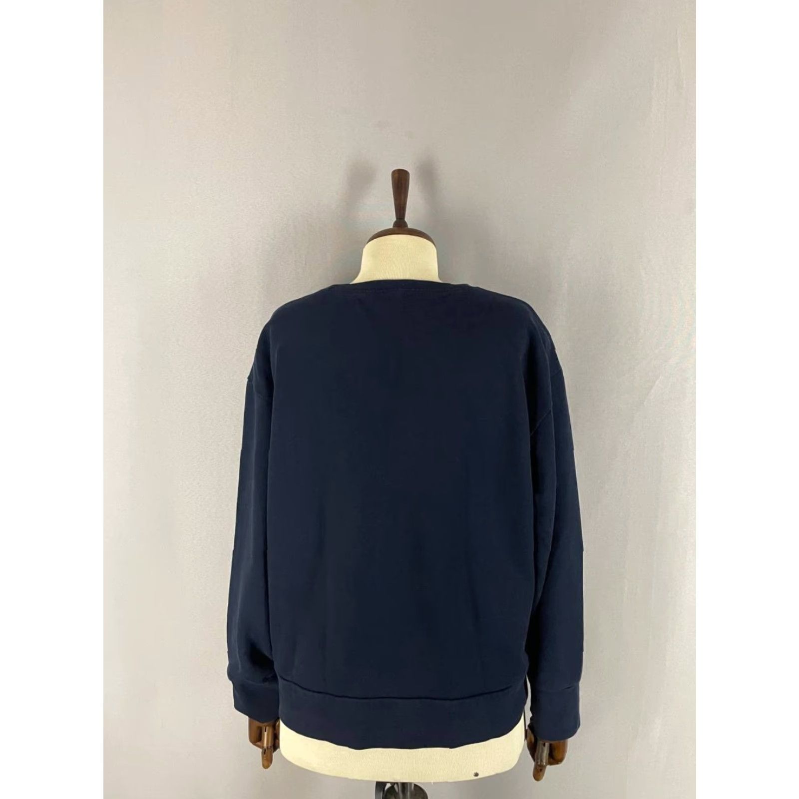 J.Crew J.Crew Sweatshirt Woman L Navy Blue Floral Embroidered Fleece Crew Neck Pullover Size L / US 10 / IT 46 - 2 Thumbnail