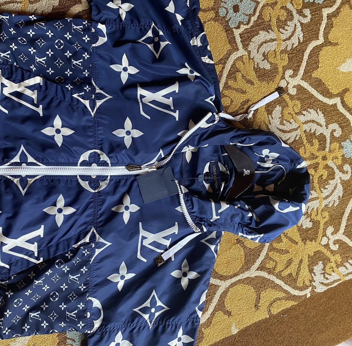 Louis Vuitton LV ESCALE PRINTED PARKA Size US XXS / EU 40 - 5 Thumbnail