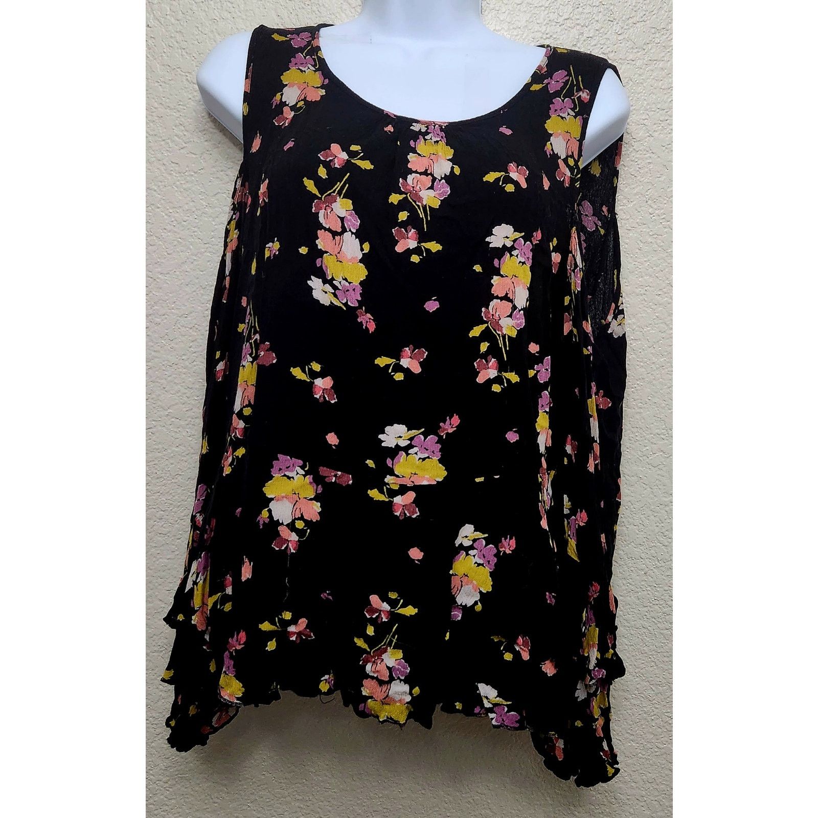 Other Abound Black Pink Yellow Floral Cold Shoulder Top Large Size L / US 10 / IT 46 - 1 Thumbnail