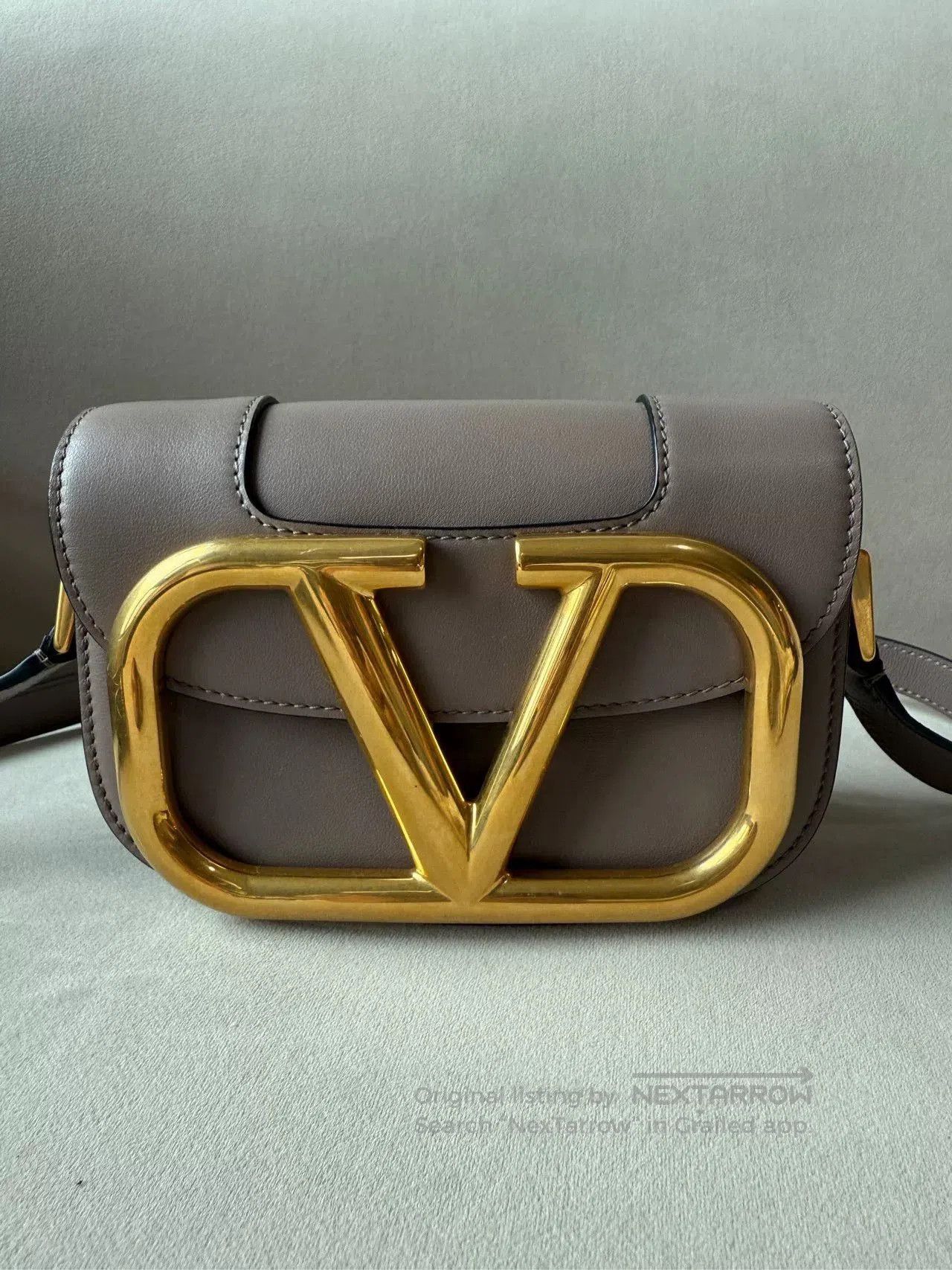 Valentino Valentino Gray Gold Buckle Crossbody. Size ONE SIZE - 2 Thumbnail