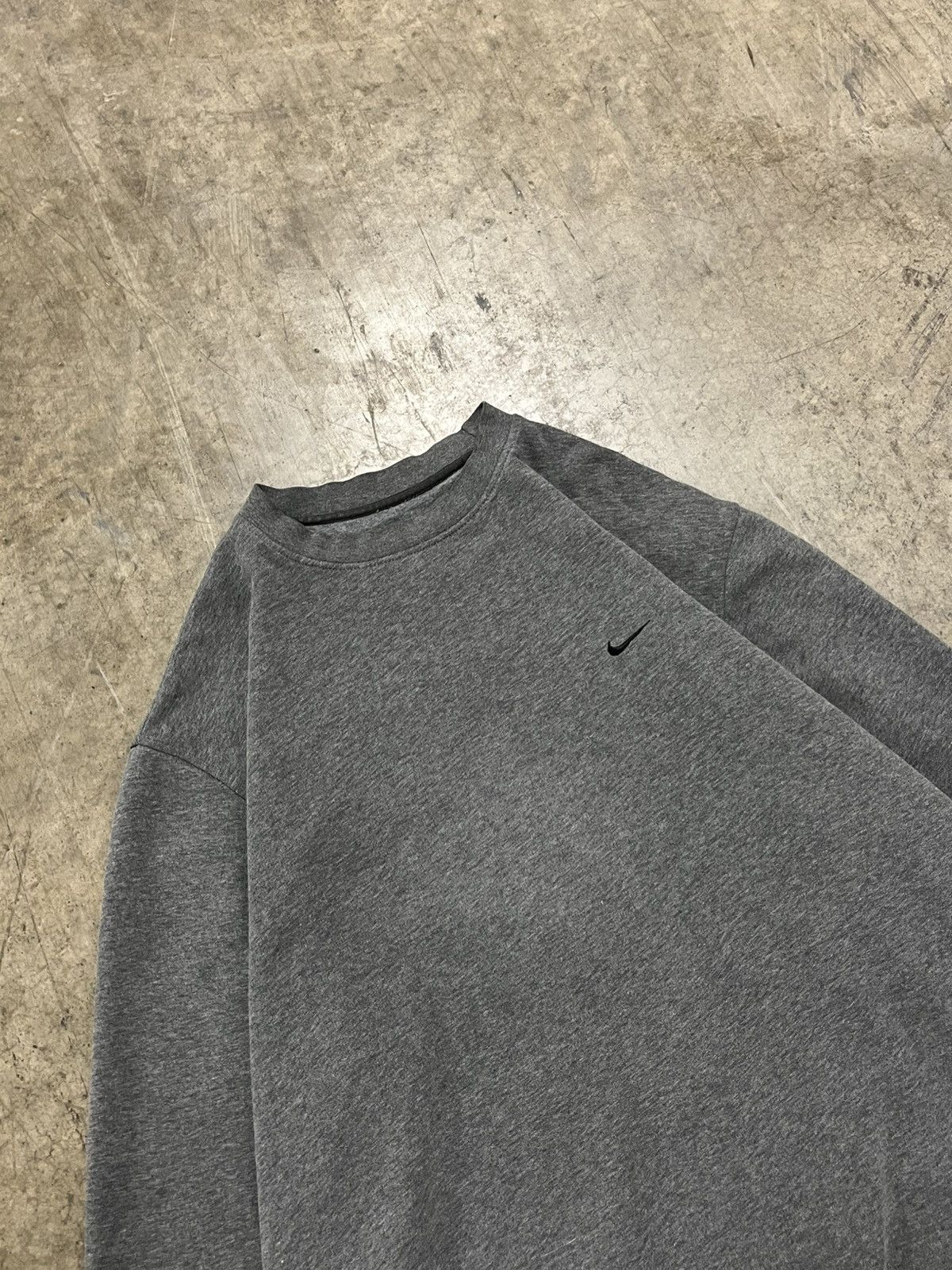 Nike × Vintage Nike vintage dark gray boxy fit crewneck hype rare y2k Size US L / EU 52-54 / 3 - 5 Thumbnail