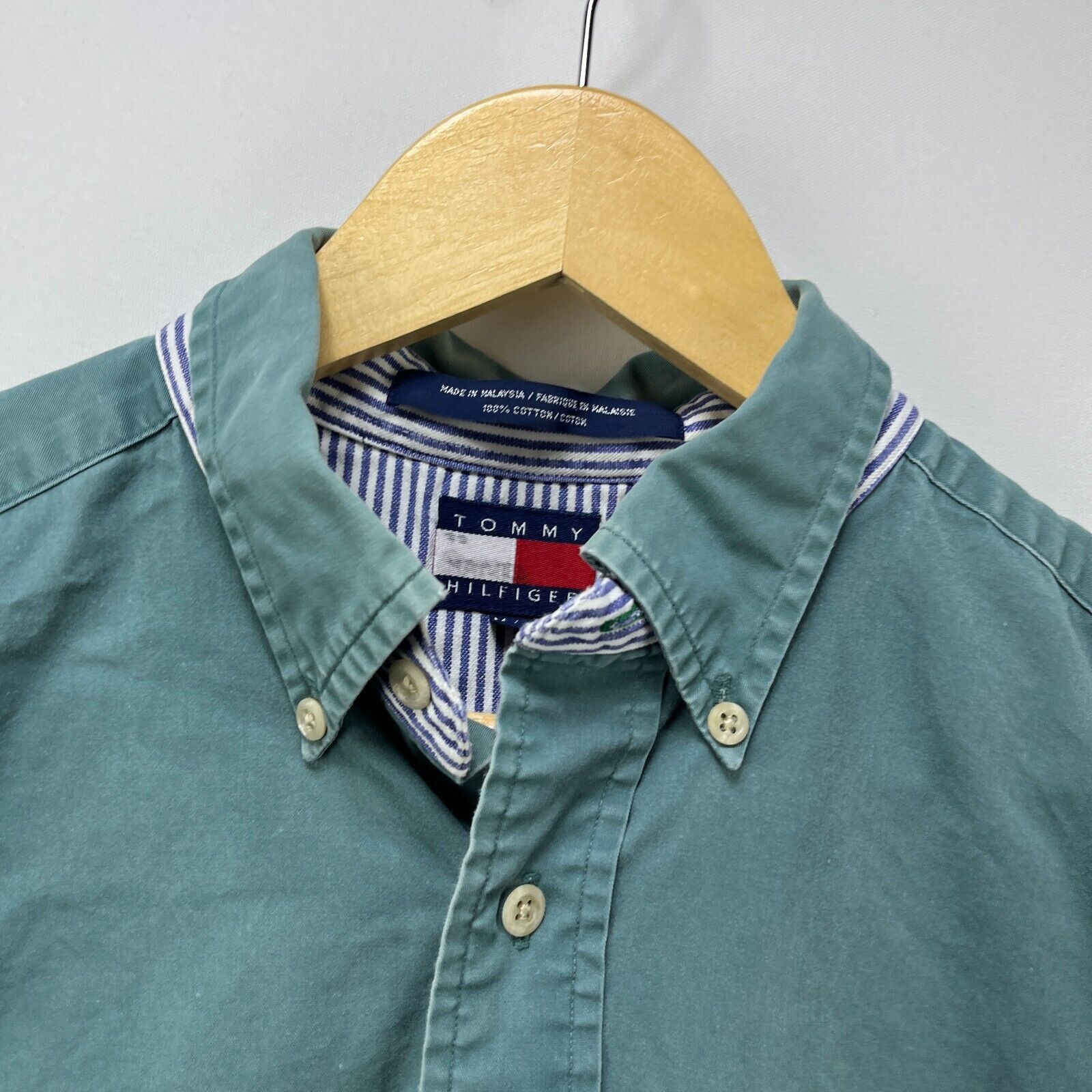 Tommy Hilfiger × Vintage Vintage 90s Tommy Hilfiger Crest Button-Up Shirt Medium Size US M / EU 48-50 / 2 - 4 Thumbnail