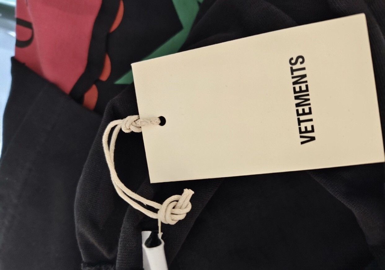 Vetements Vetements Patch Hoodie 2412-Nextarrow Size US M / EU 48-50 / 2 - 9 Thumbnail