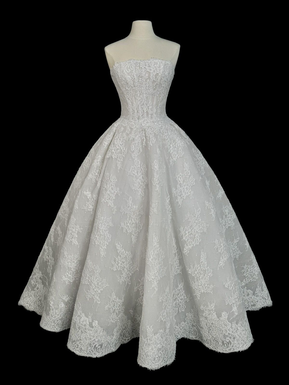 Other US 4-6 French Corded Lace Bridal Gown by Anna Augusta Size S / US 4 / IT 40 - 1 Thumbnail