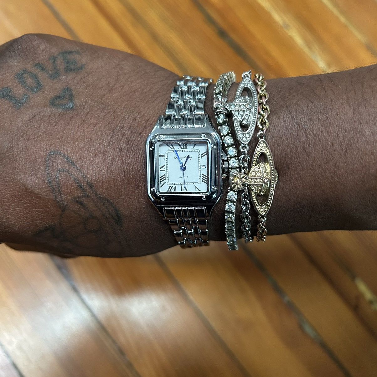 Vintage Vintage 90s vintage retro luxury style quartz silver watch Size ONE SIZE - 4 Thumbnail