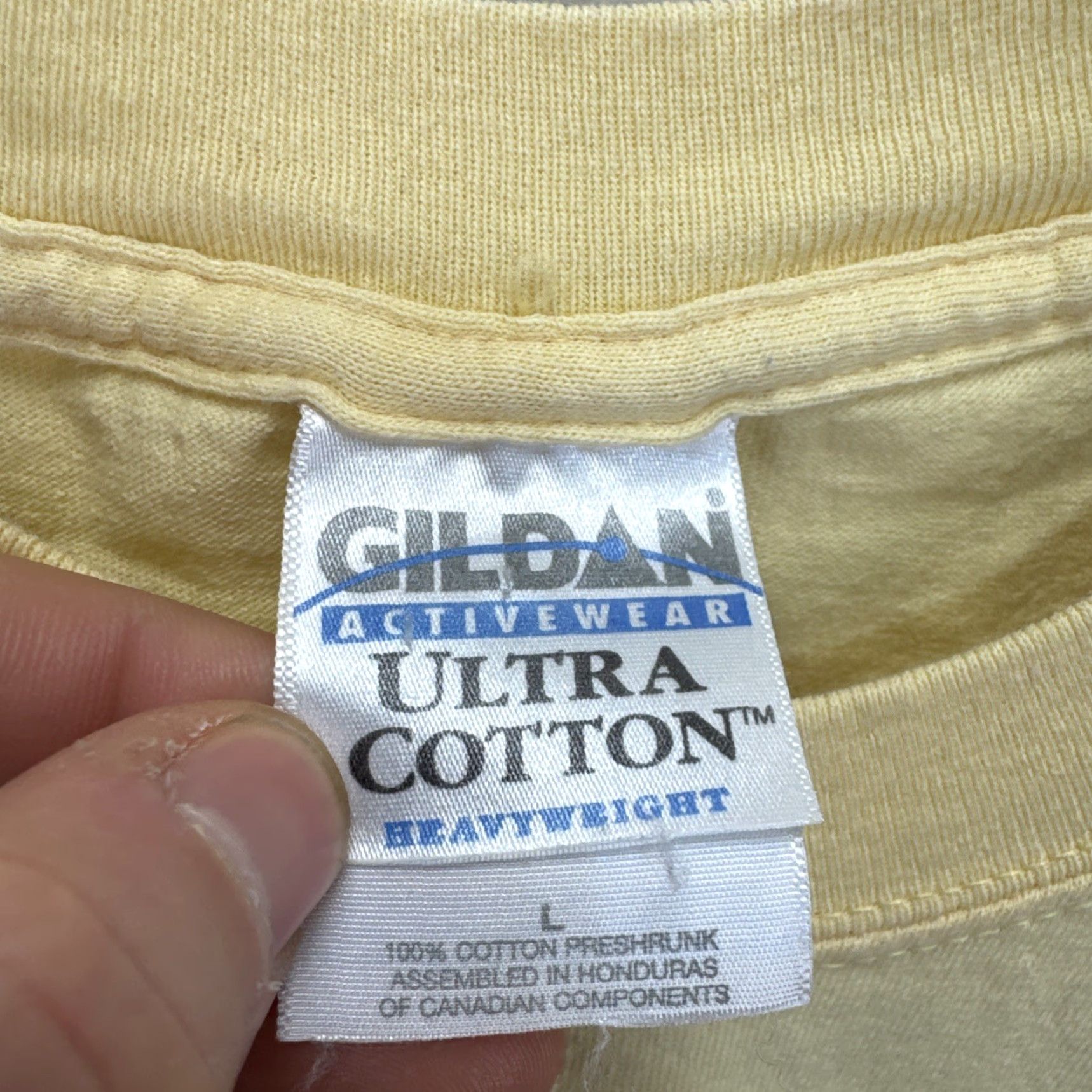 Gildan VINTAGE Butterflies Nature T Shirt Large Yellow Gildan Cotton Short Sleeve Crew Neck 90s Art Tee Unisex Adults Mens Womens Size US L / EU 52-54 / 3 - 3 Thumbnail