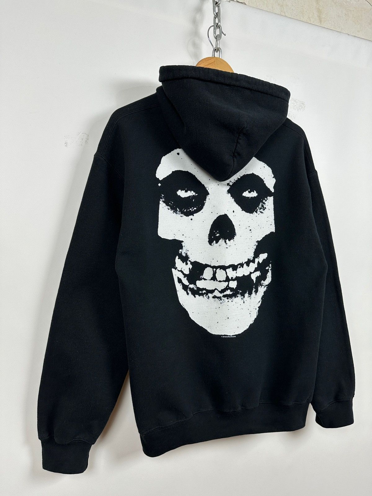 Band Tees 2016 Misfits Crimson Ghost Punk Rock Band Hoodie Size US M / EU 48-50 / 2 - 3 Thumbnail