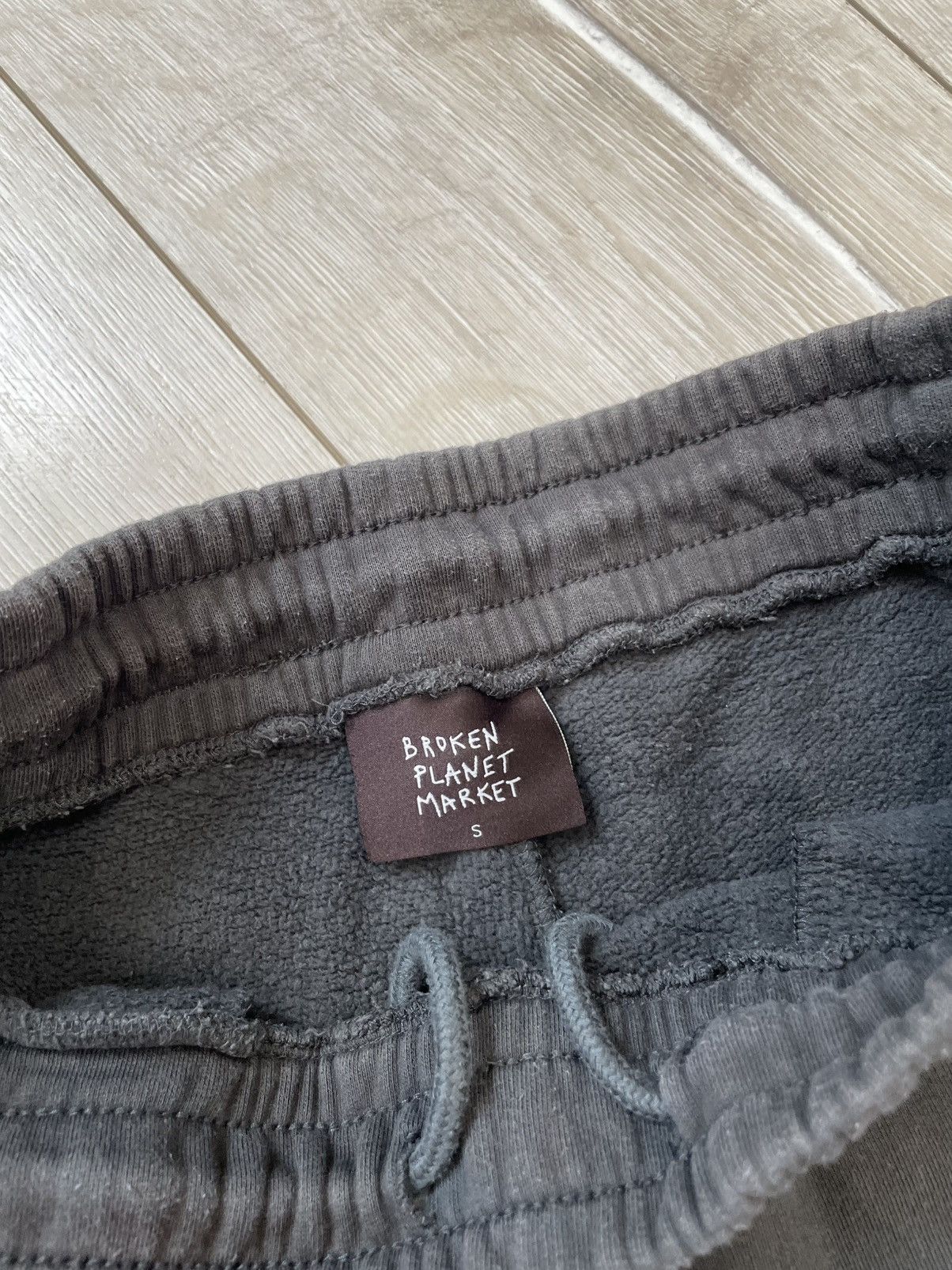 Broken Planet Broken Planet Market sweatpants size S Size US 30 / EU 46 - 3 Thumbnail