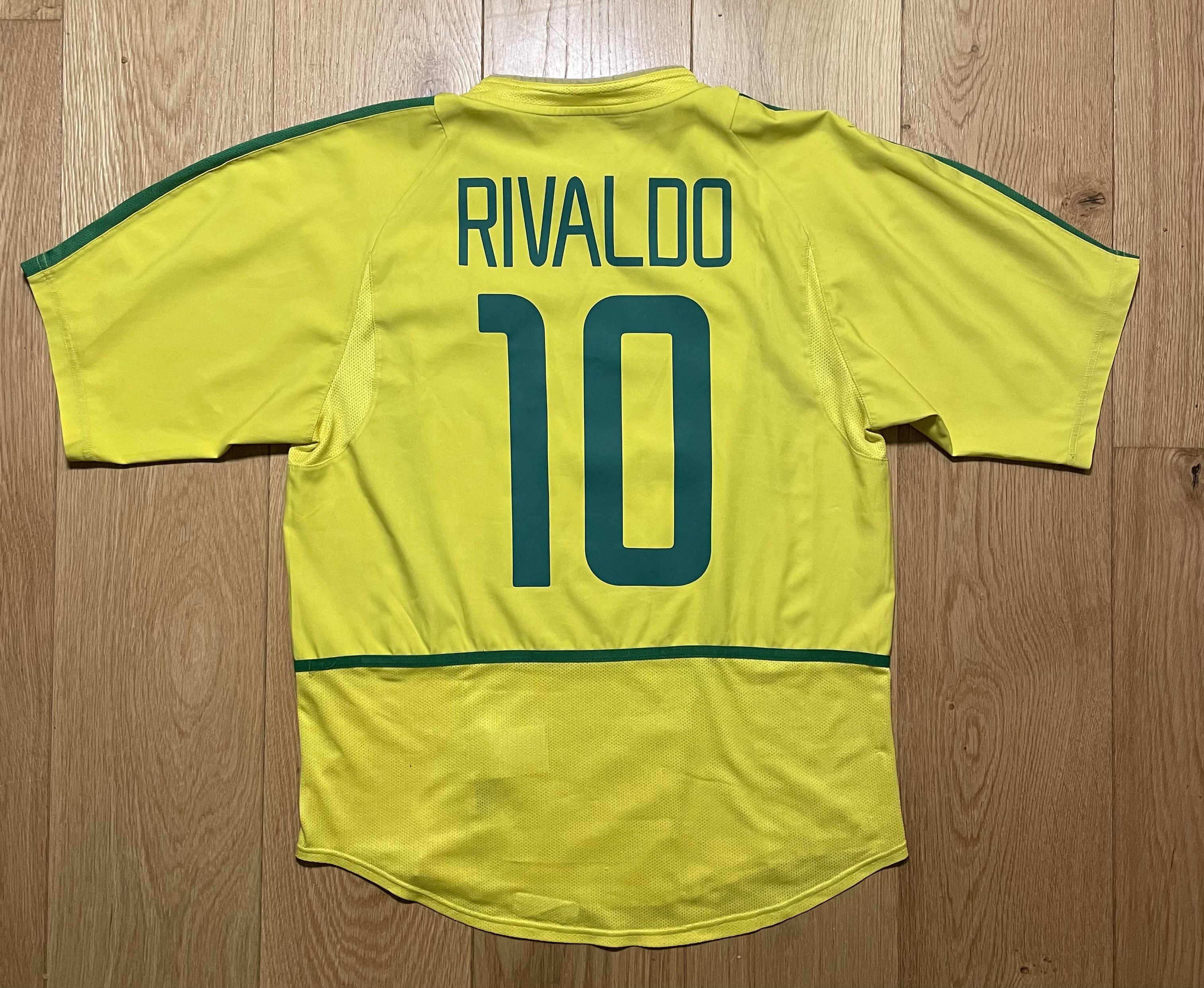 Nike Nike Brazil 2002/04 Home Jersey Robinho Size US M / EU 48-50 / 2 - 5 Thumbnail