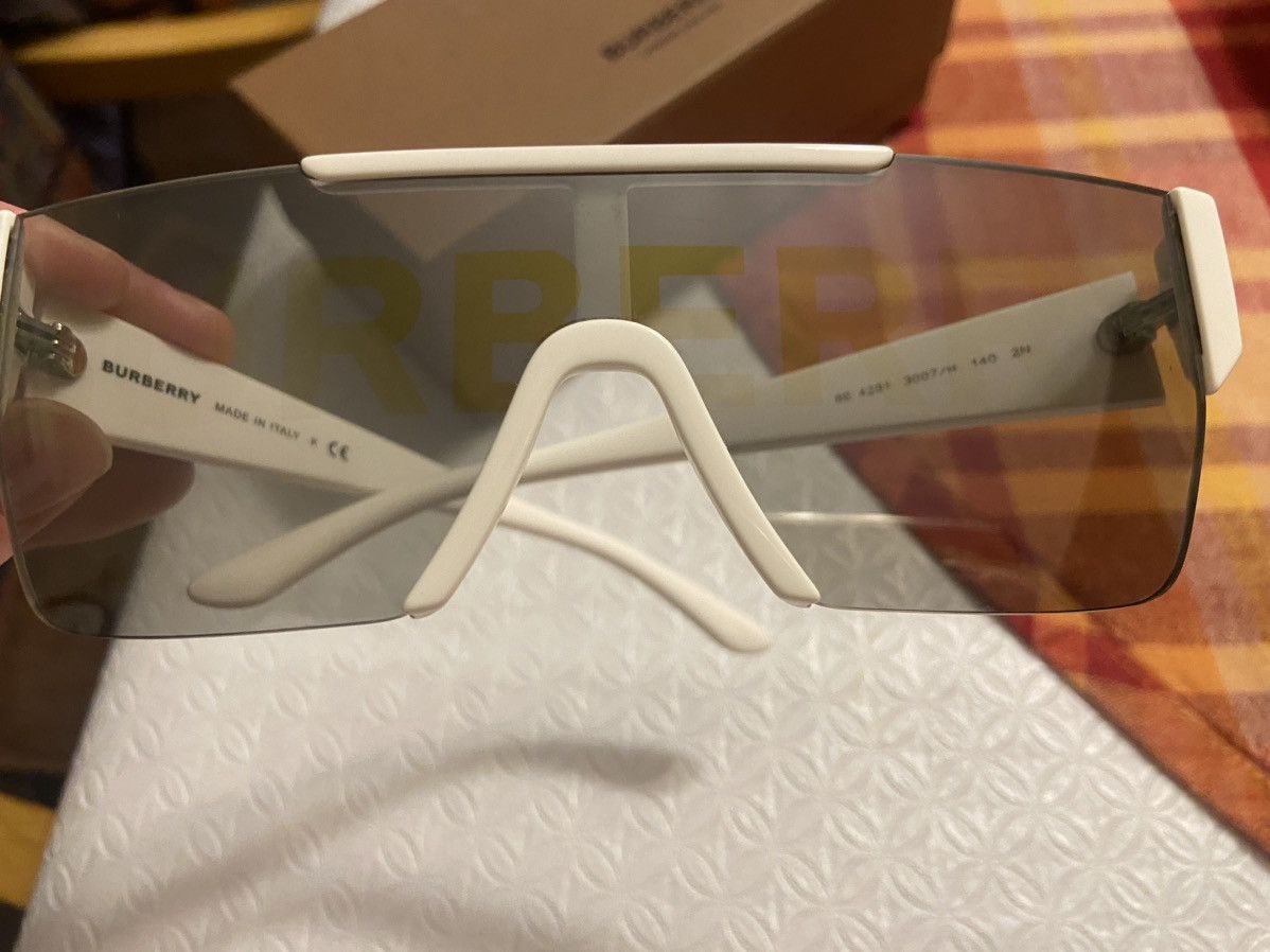 Burberry Burberry White/Grey Mirror Sunglasses Size ONE SIZE - 1 Thumbnail