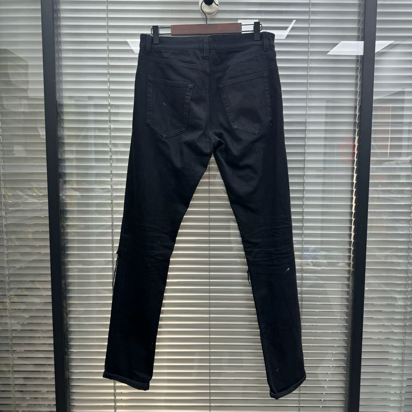 Saint Laurent Paris Saint Laurent SLP Distressed Knee Cut Jeans - Size 32 Size US 32 / EU 48 - 2 Thumbnail