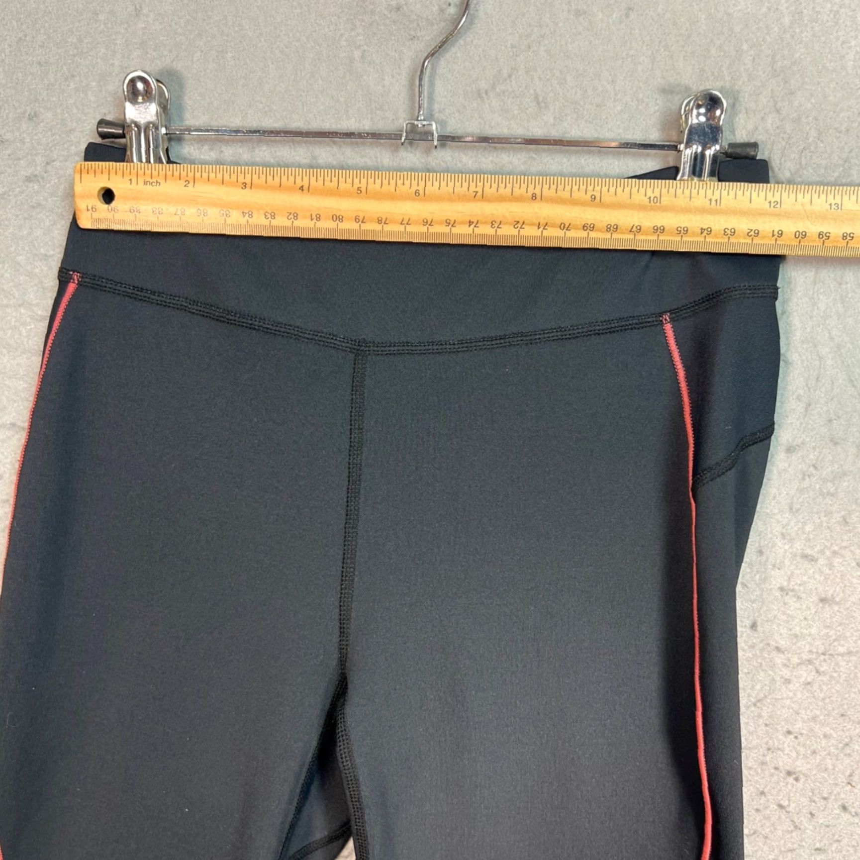 Uniqlo Uniqlo AIRism Leggings Womens Size Small Black With Red Stripes Gym Yoga Size 28" / US 6 / IT 42 - 4 Thumbnail