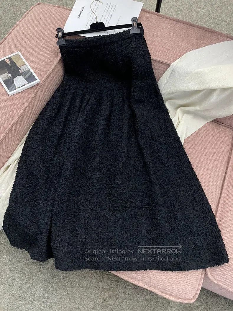 Other Chanel Black Side Crystal Button High-Slit Skirt. Size US 38 / EU 54 - 3 Thumbnail