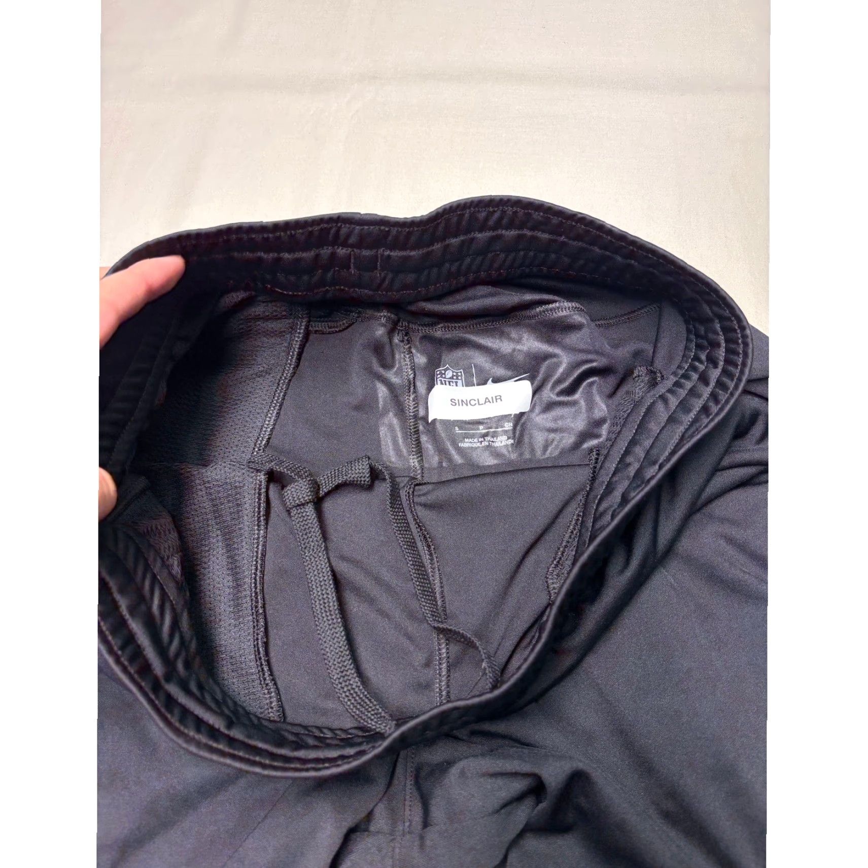 Nike Nike Washington Commanders NFL Mens Small W30 L7 Black Athletic Training Shorts Size US 29 - 4 Thumbnail