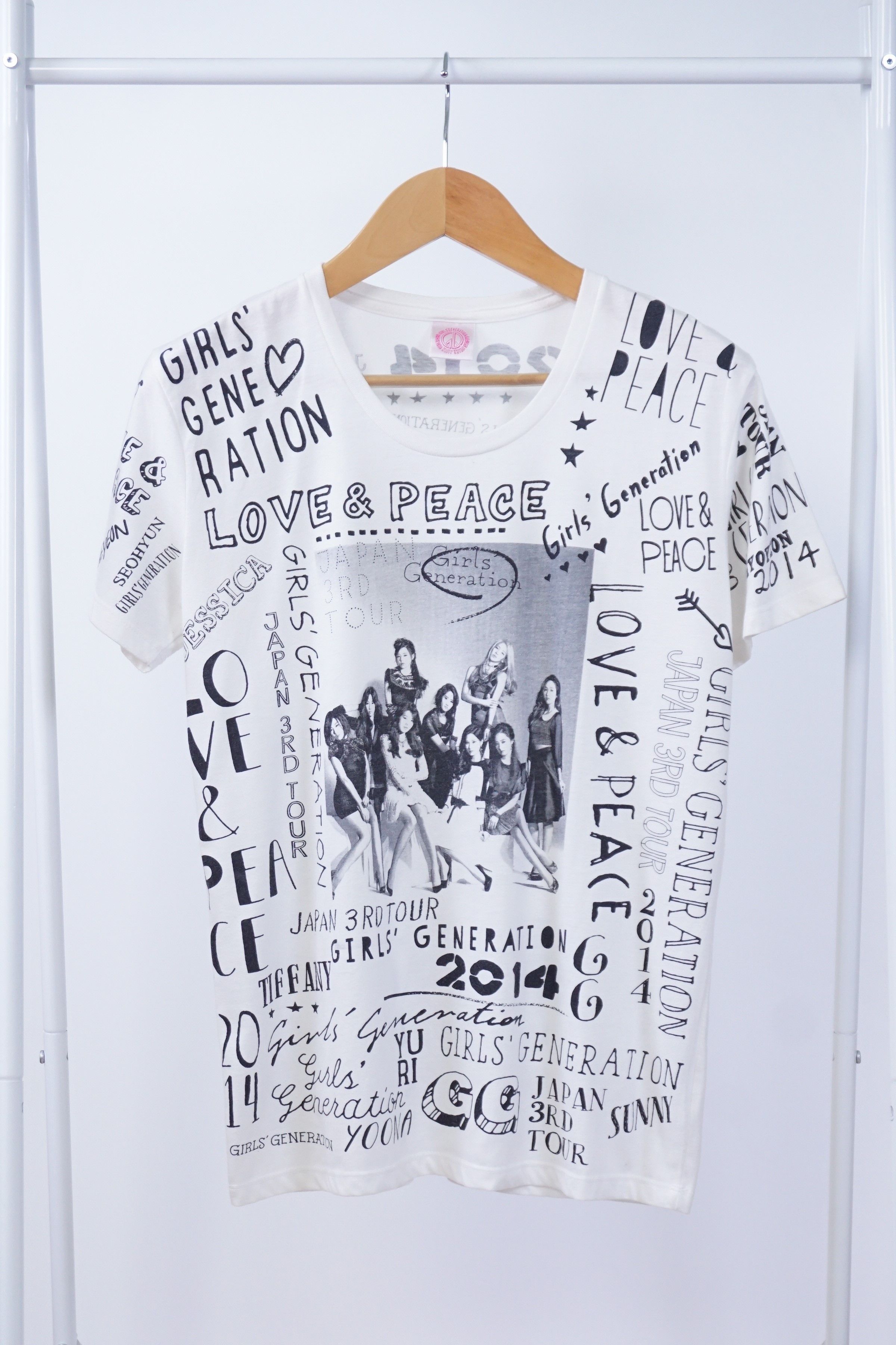 Band Tees Girls' Generation Love & Peace Japan 3rd Tour 2014 Tee Size US L / EU 52-54 / 3 - 1 Thumbnail